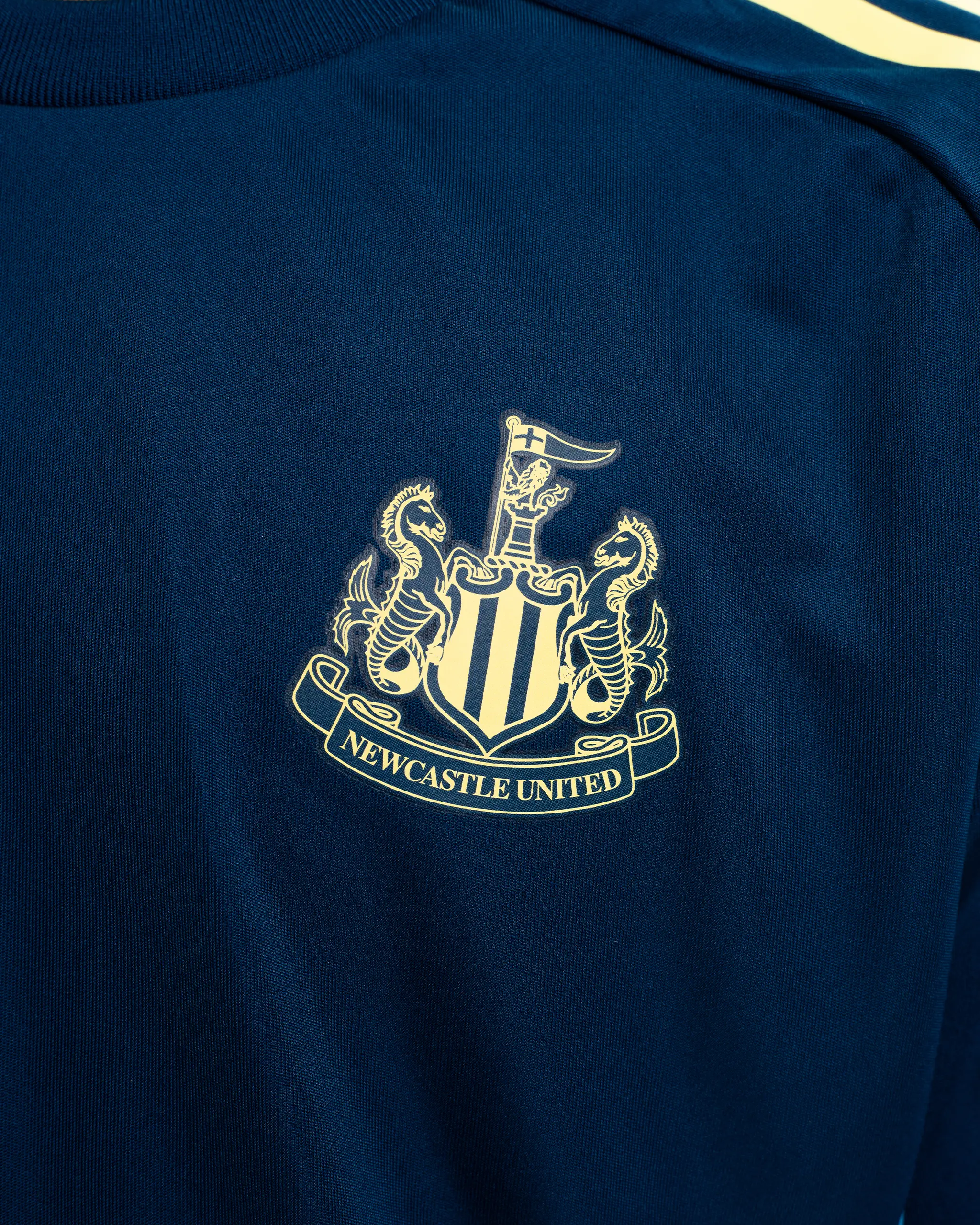Newcastle United adidas 25/26 Coach's Range Kids' Training Shirt - Image 5