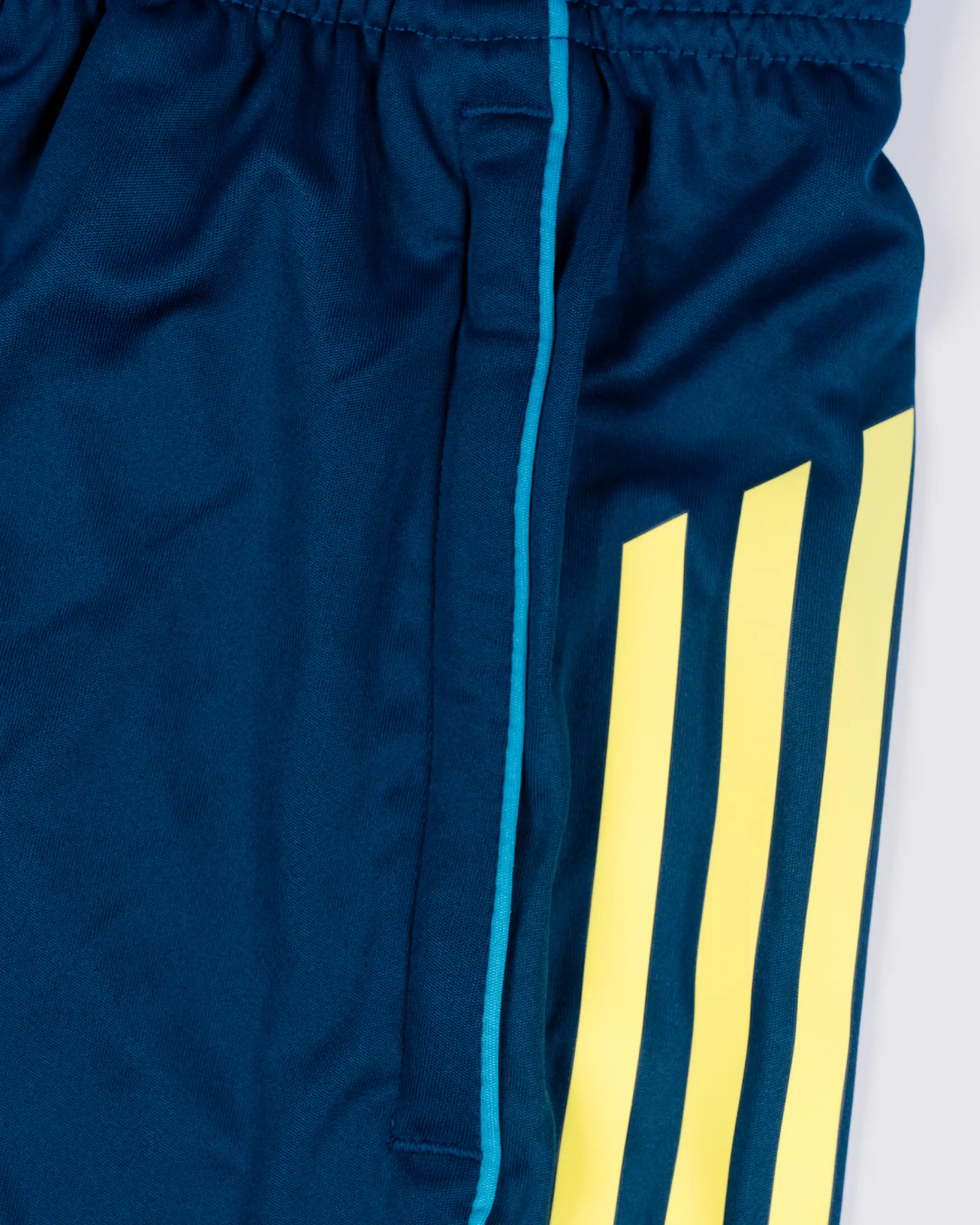 Newcastle United adidas 25/26 Coach's Range Kids' Training Shorts - Image 3