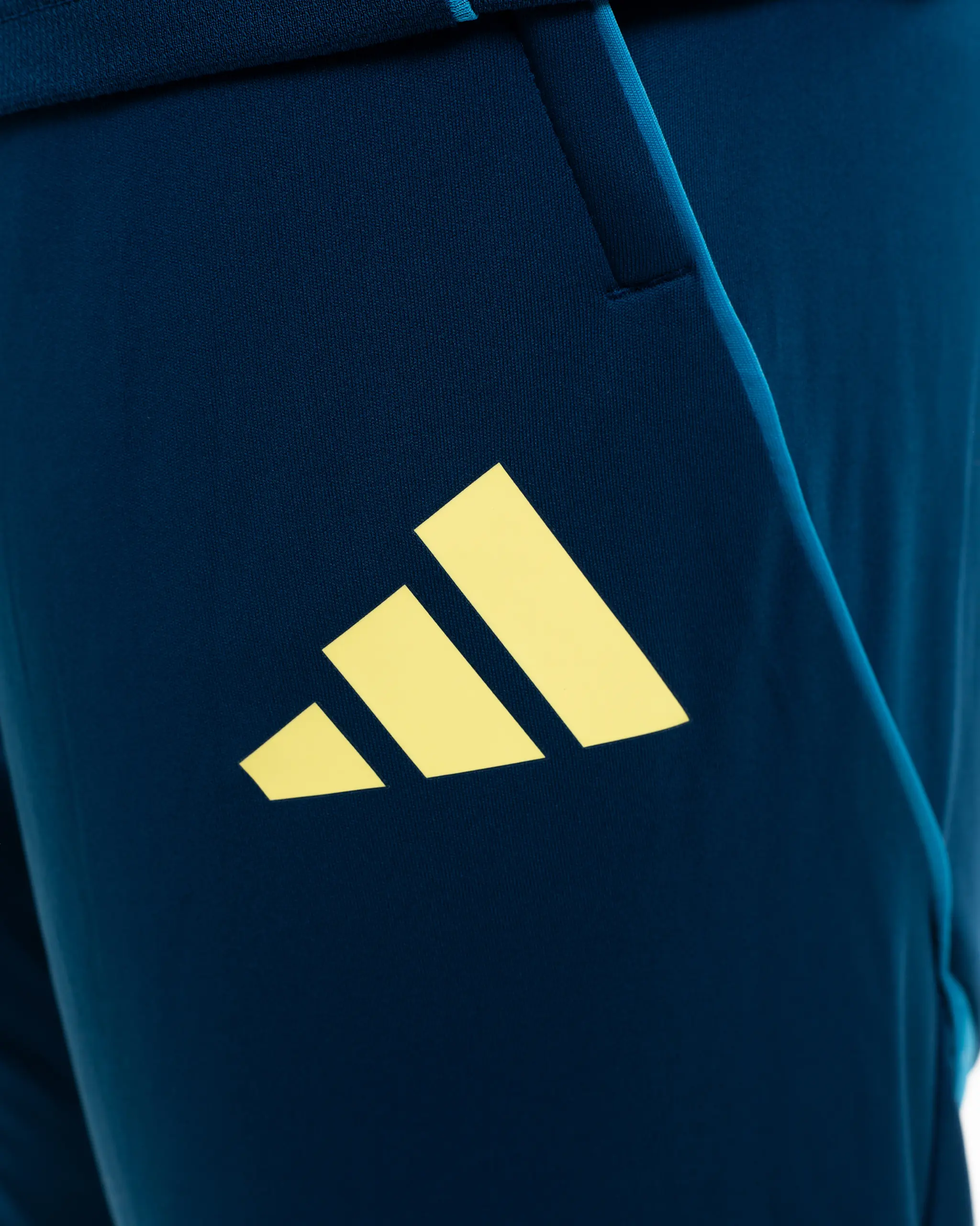 Newcastle United adidas 25/26 Coach's Range Training Bottoms - Image 4