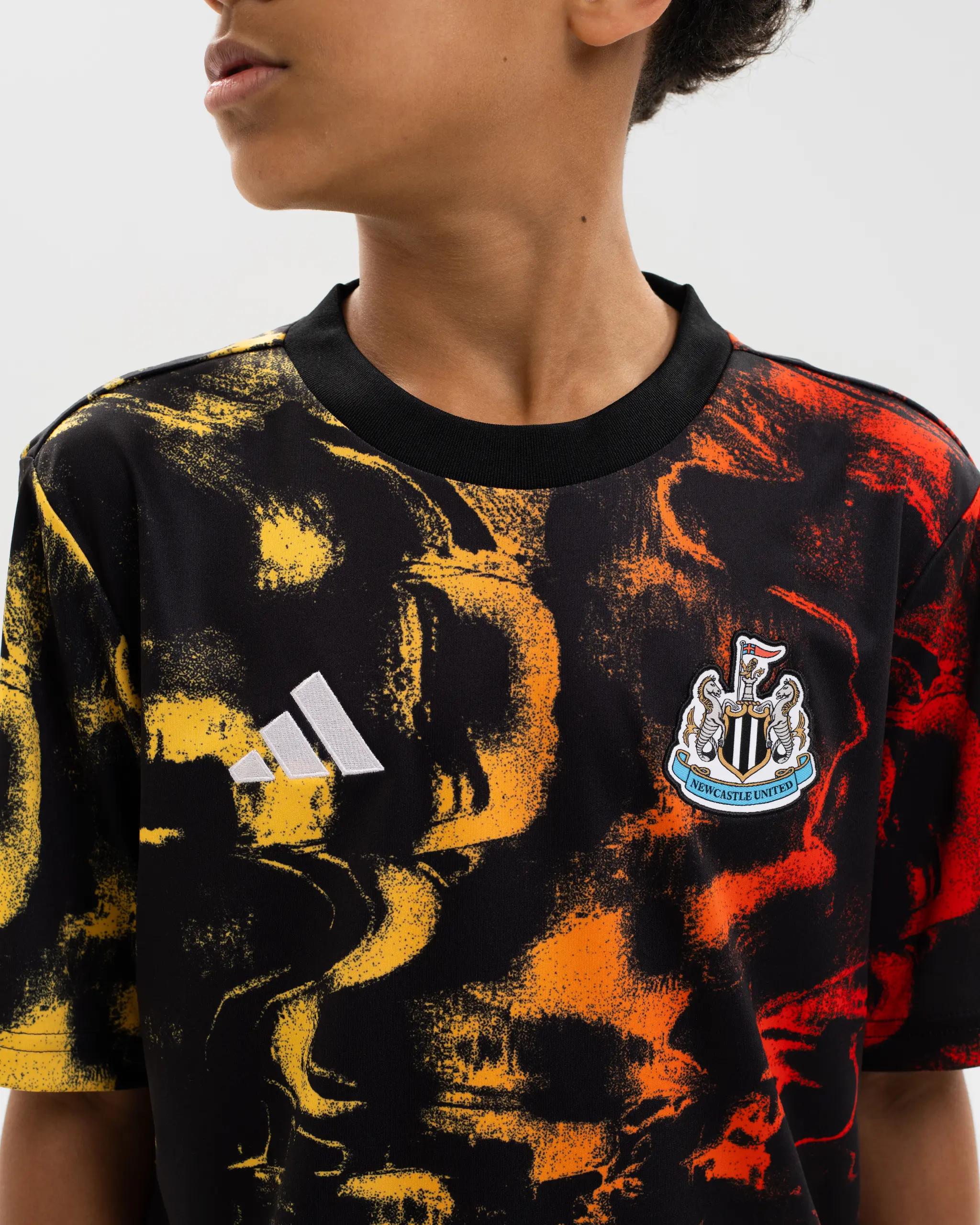 Newcastle United adidas Kids' 25/26 Pre-Match Shirt - Image 4