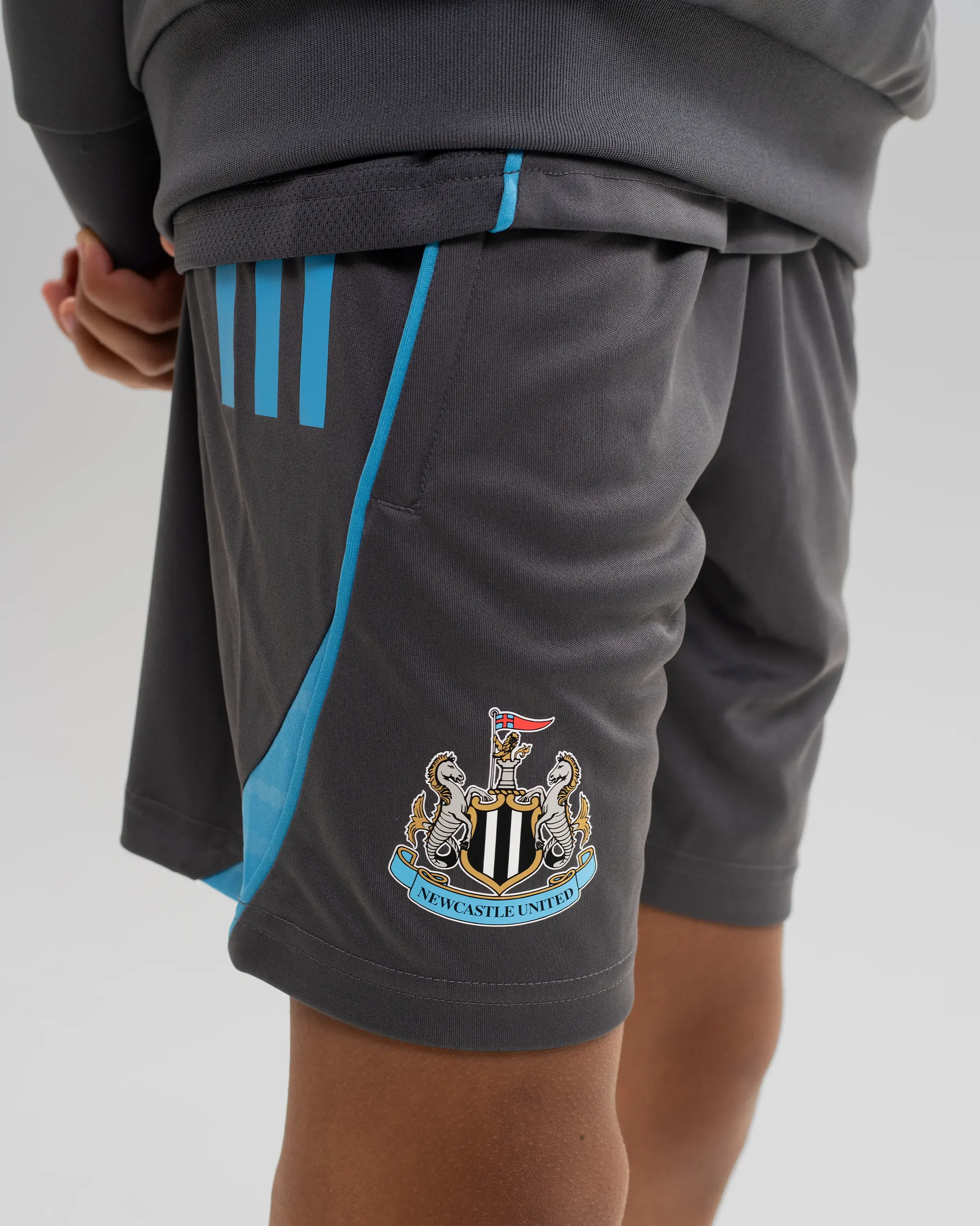 Newcastle United adidas 25/26 Players Range Kids' Grey Training Shorts - Image 2