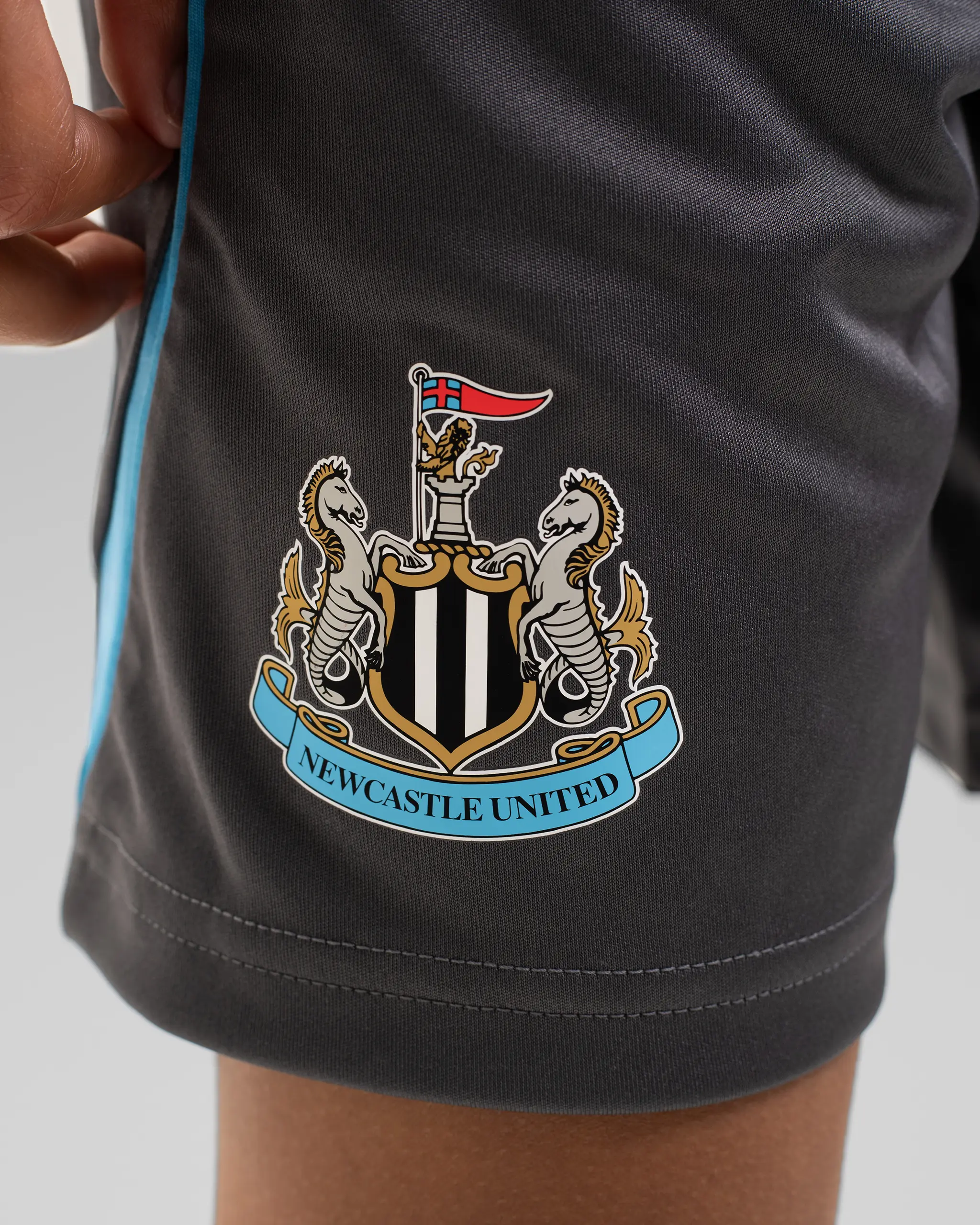Newcastle United adidas 25/26 Players Range Kids' Grey Training Shorts - Image 4
