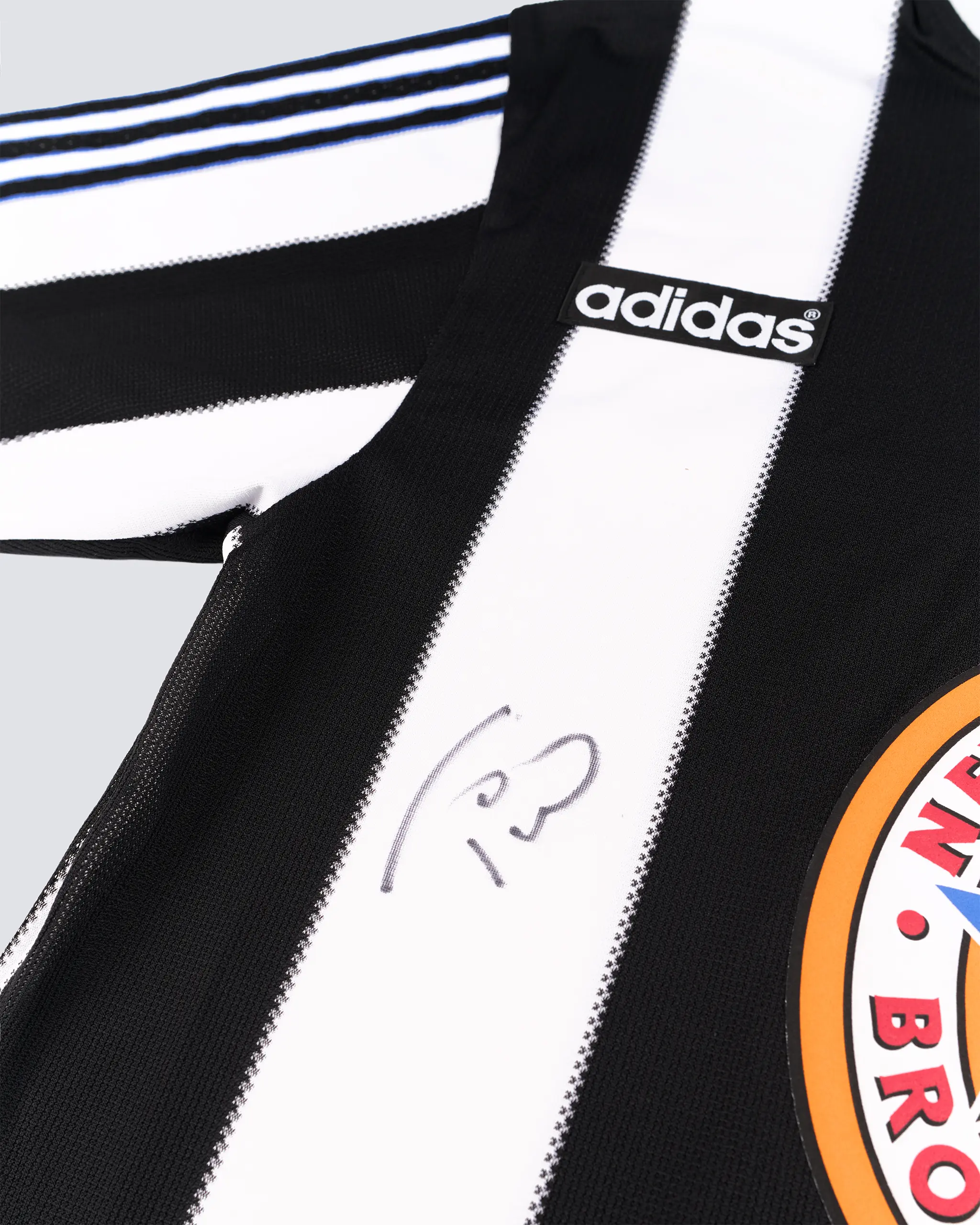 Newcastle United adidas Retro 1995-97 ASPRILLA Signed Home Shirt - Image 4