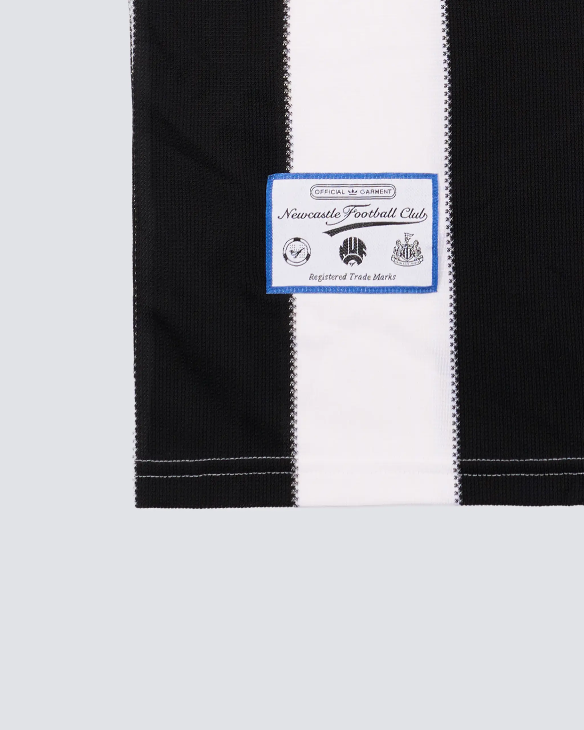 Newcastle United adidas Retro 1995-97 ASPRILLA Signed Home Shirt - Image 5