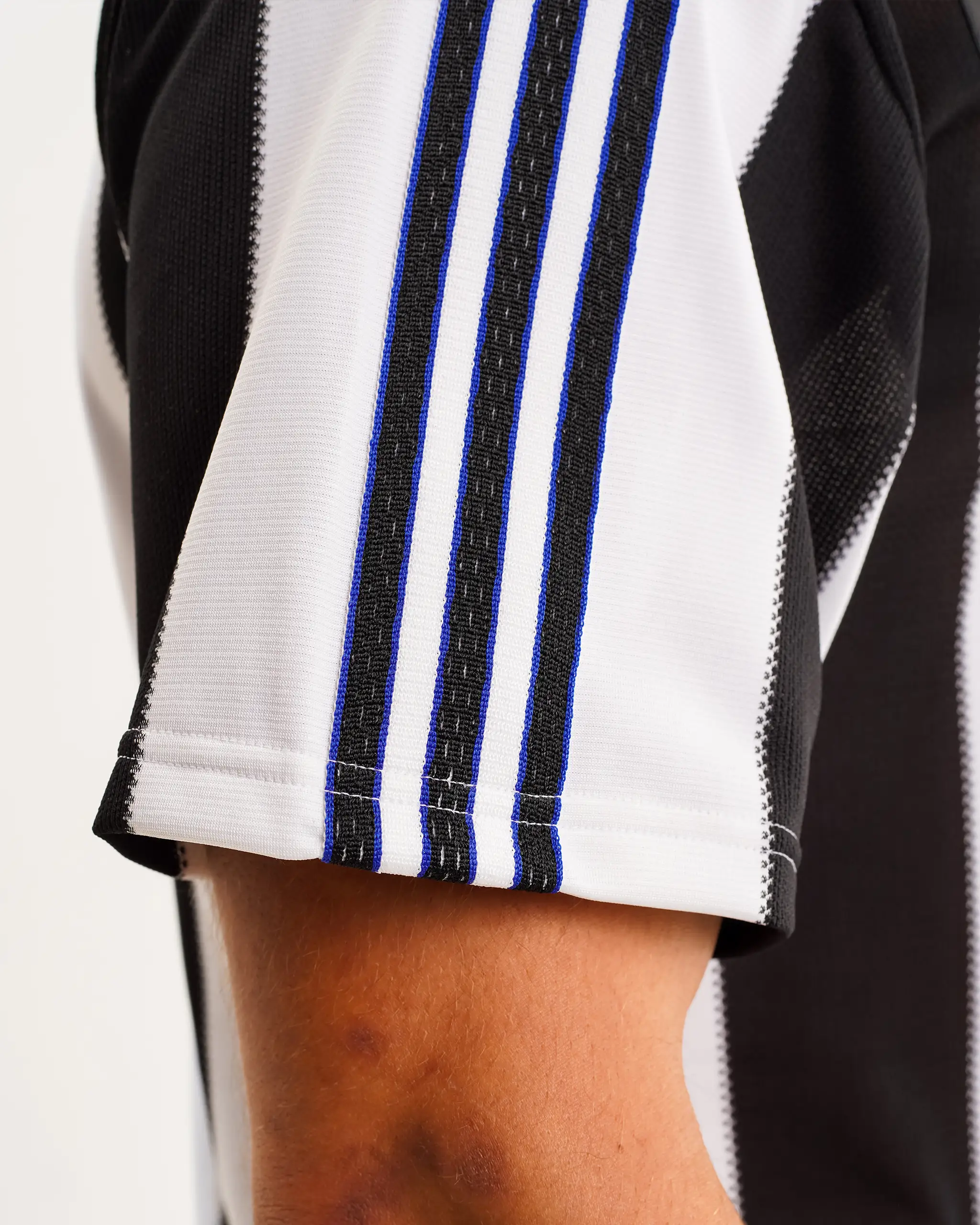Newcastle United adidas Retro 1995-97 Home Shirt - Image 8