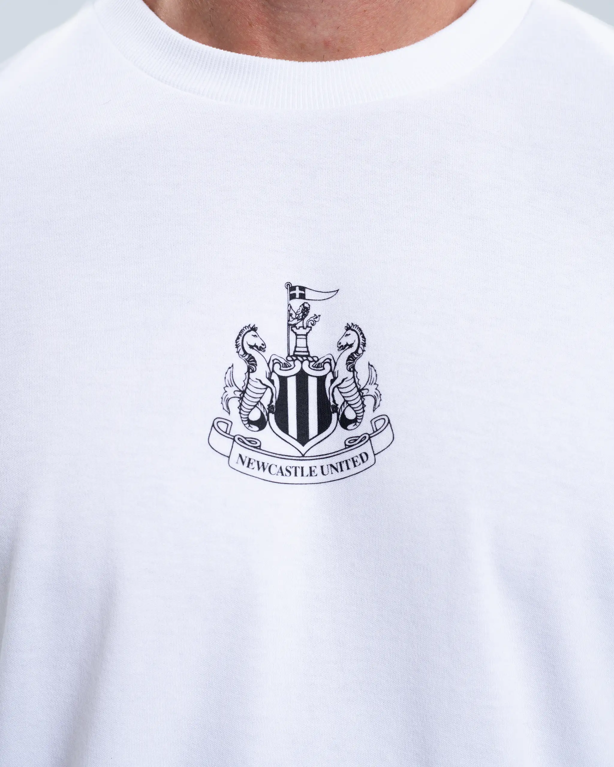 Newcastle United Adults Black and White Crest Pyjama Set - Image 3