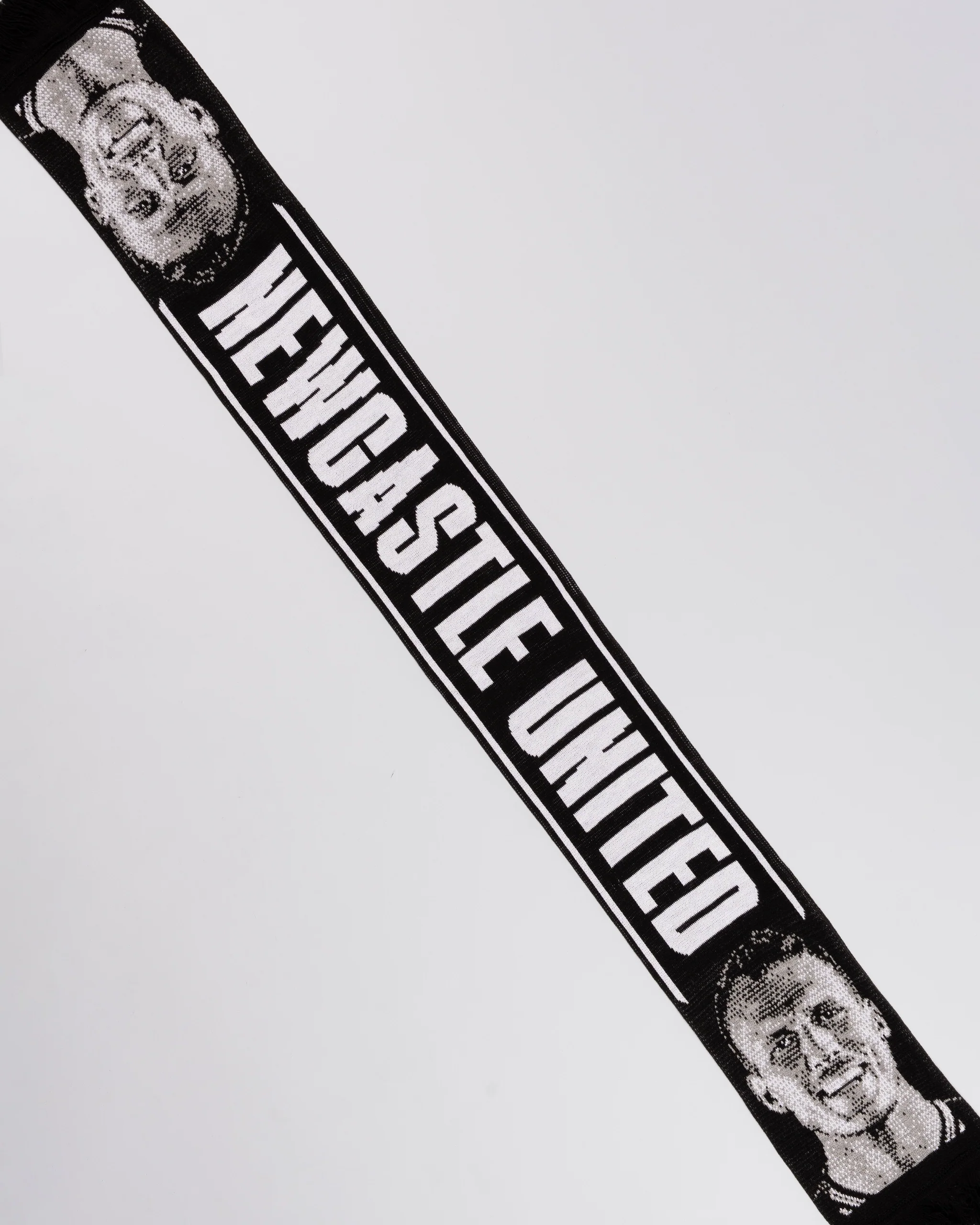 Newcastle United Big Dan Burn Scarf - Image 4