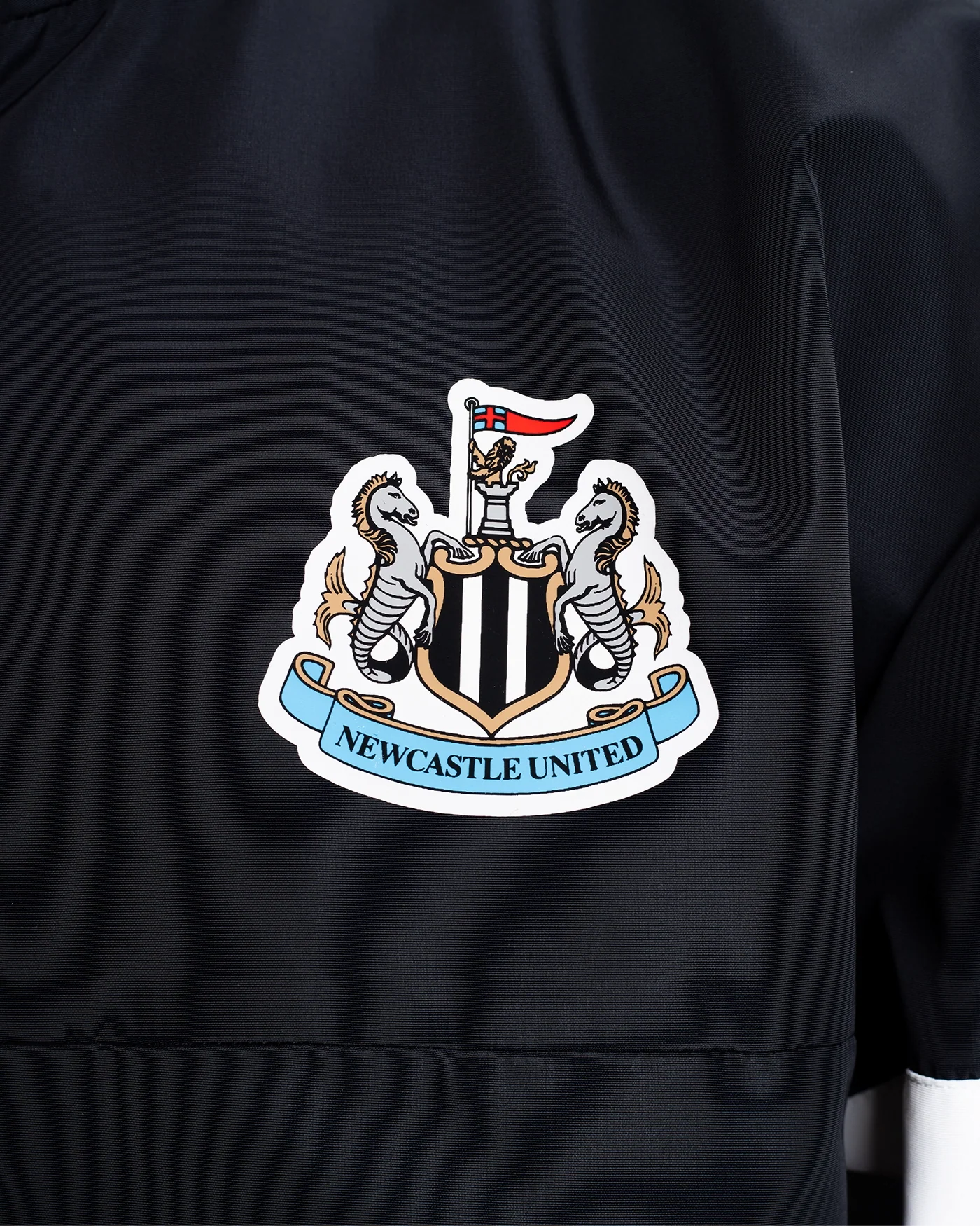 Newcastle United Black Quarter Zip Cagoule - Image 3
