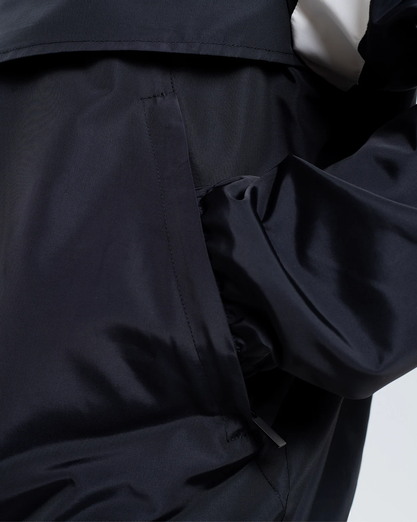 Newcastle United Black Quarter Zip Cagoule - Image 5