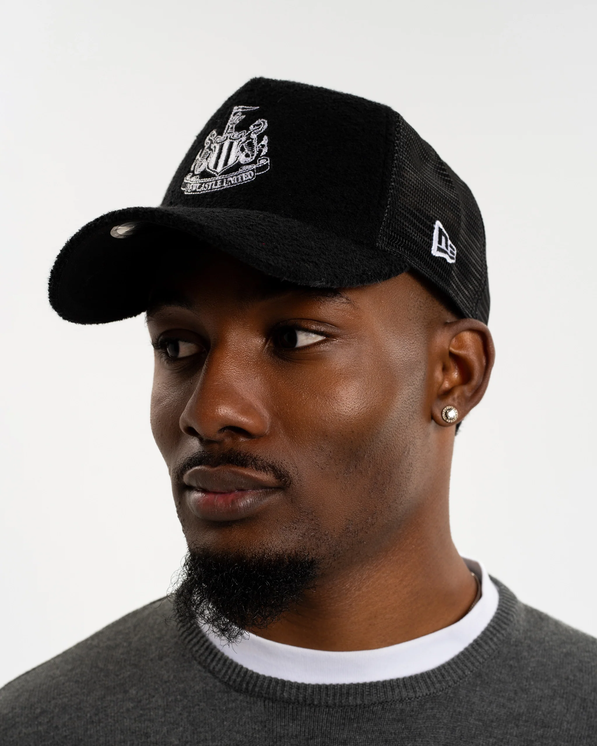 Newcastle United New Era Black Terry Cloth E-Frame Trucker Adjustable Cap - Image 5