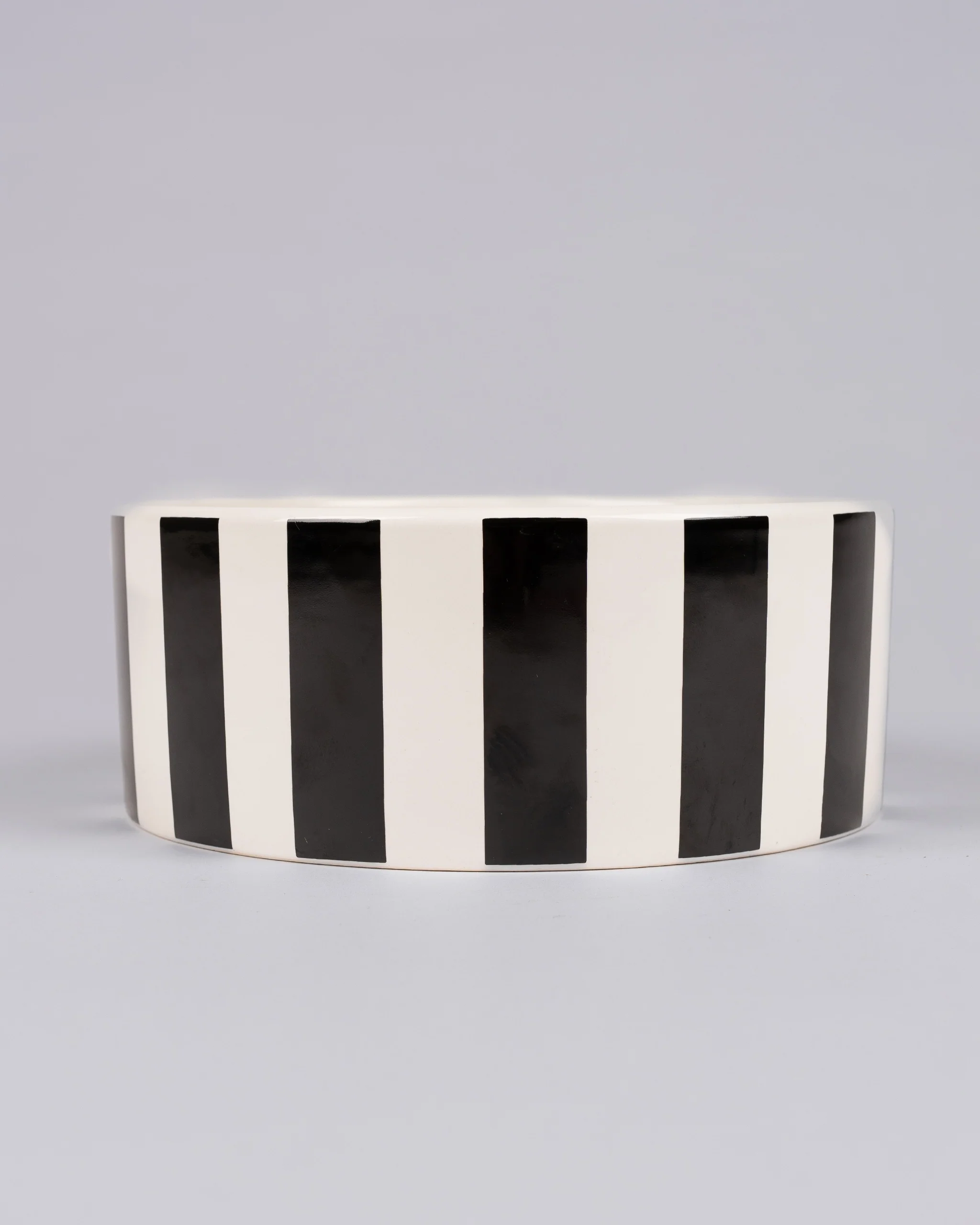 Newcastle United Ceramic Striped Pet Bowl - Image 5