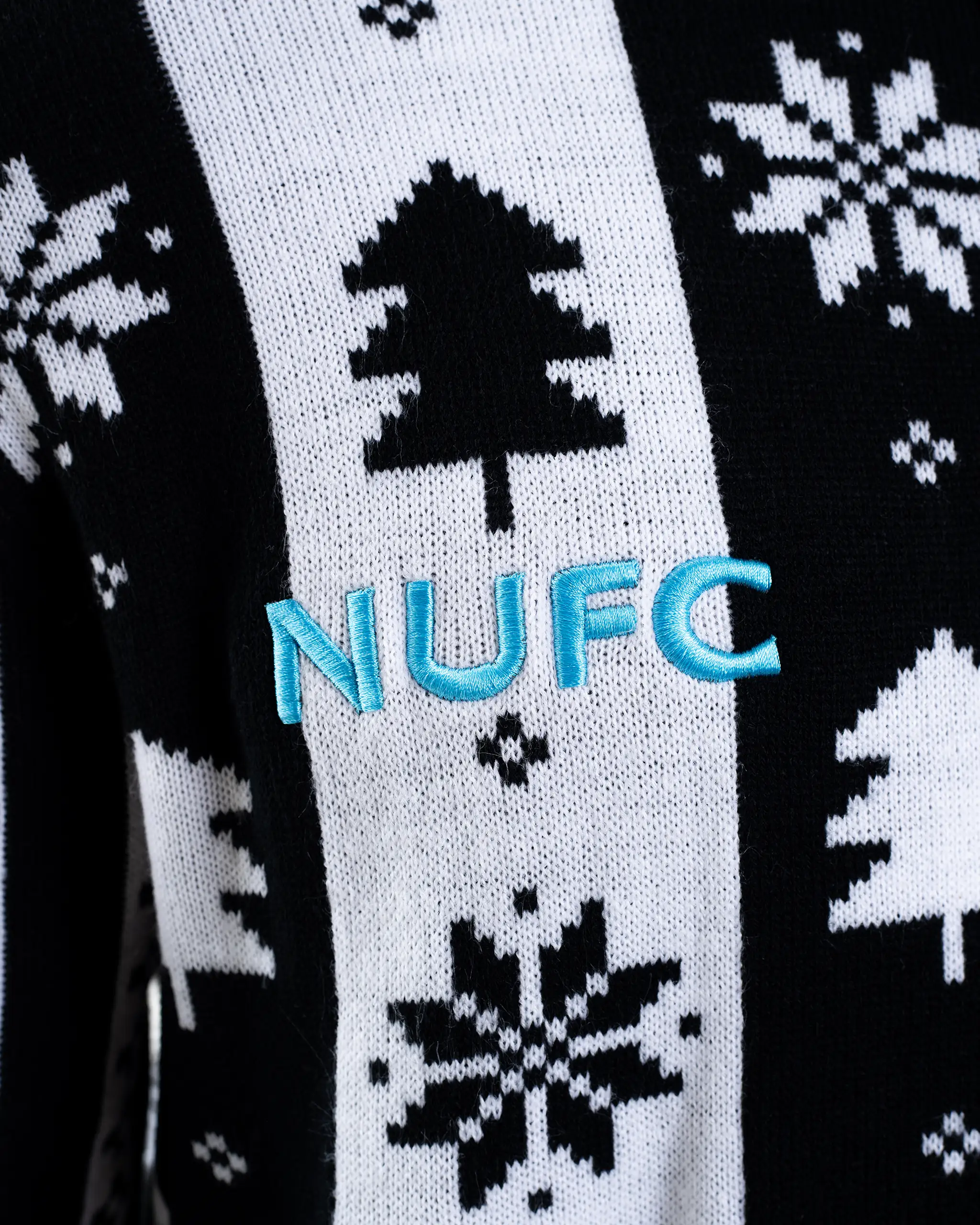 Newcastle United Christmas 1/4 Zip Jumper - Image 5