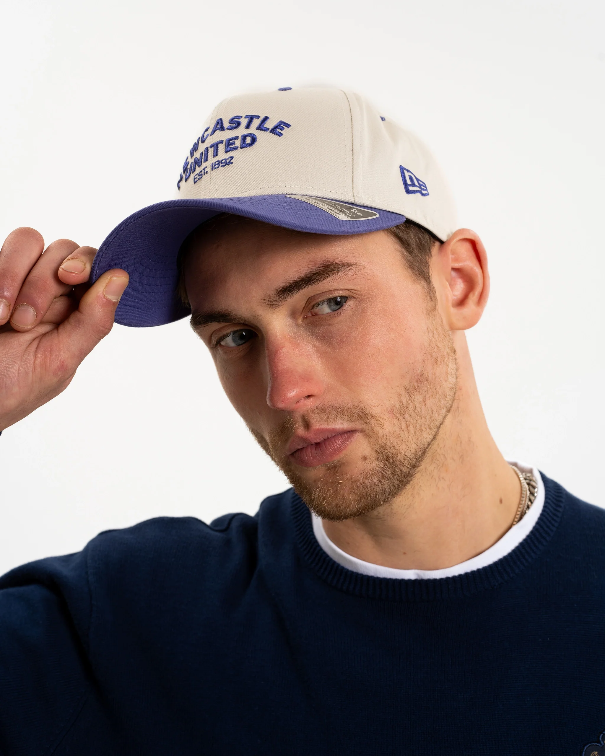Newcastle United New Era Contrast Visor 9FIFTY Stretch Snap Adjustable Cap - Image 5