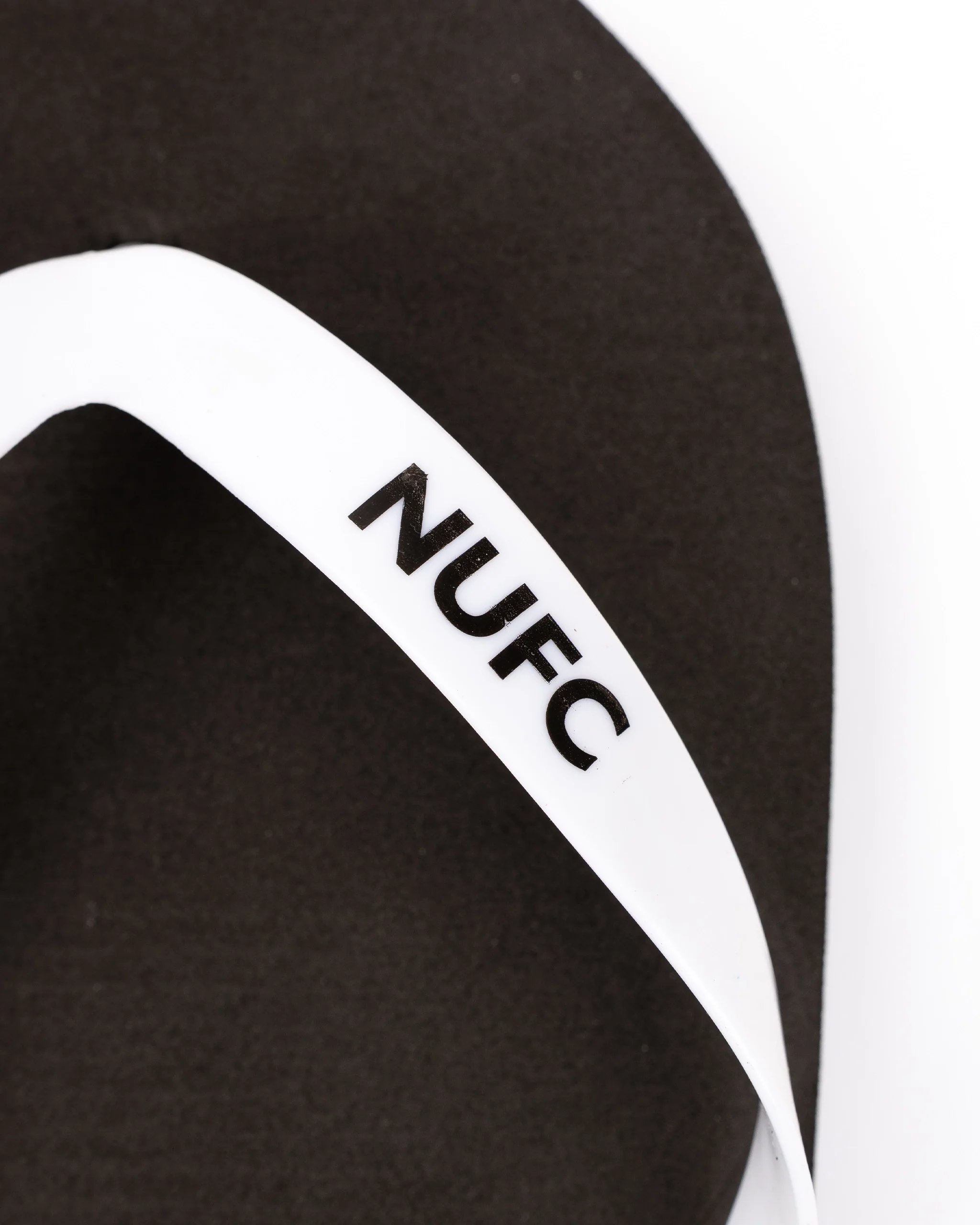 Newcastle United Flip Flops - Image 3