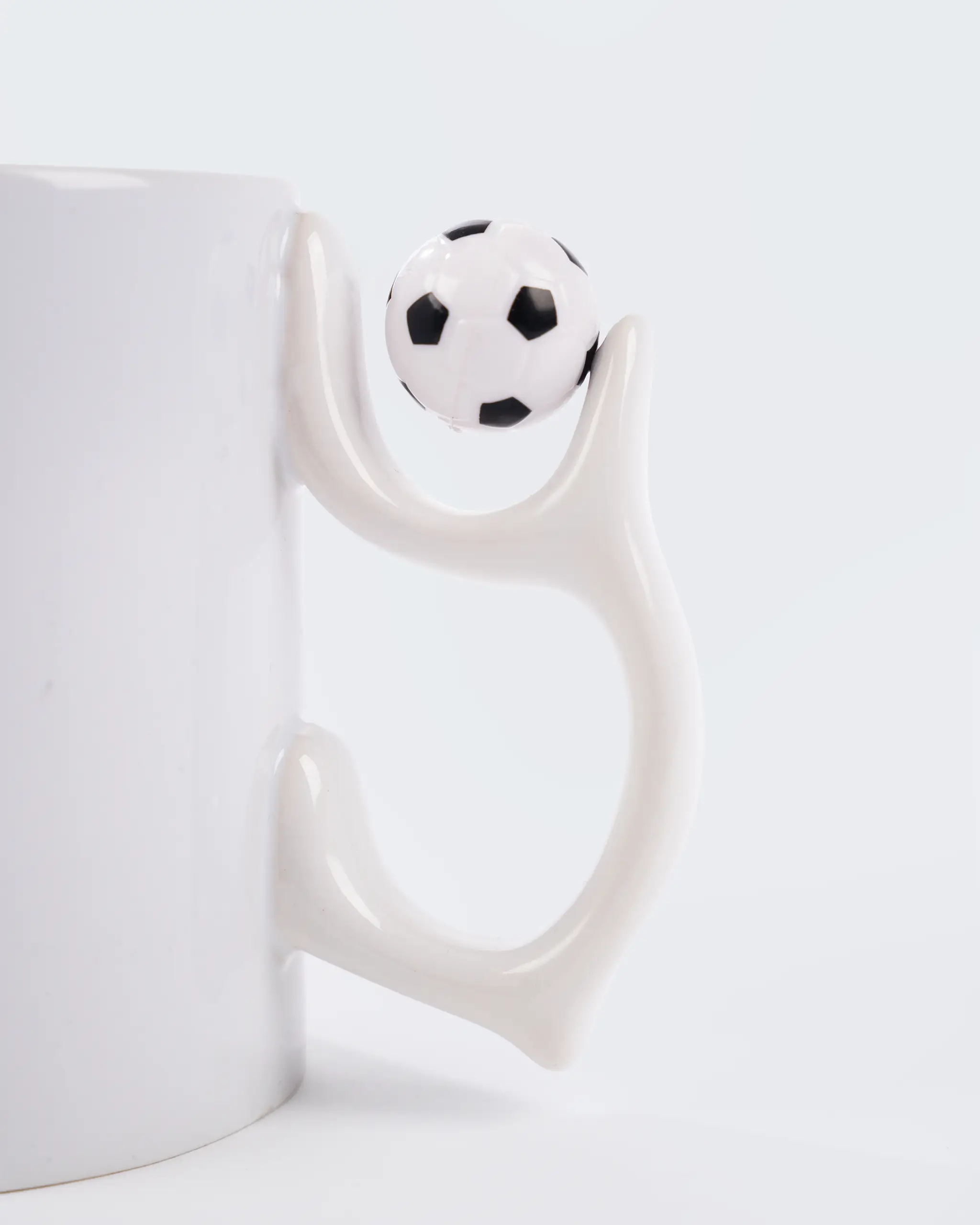 Newcastle United Spinning Football Mug - Image 5