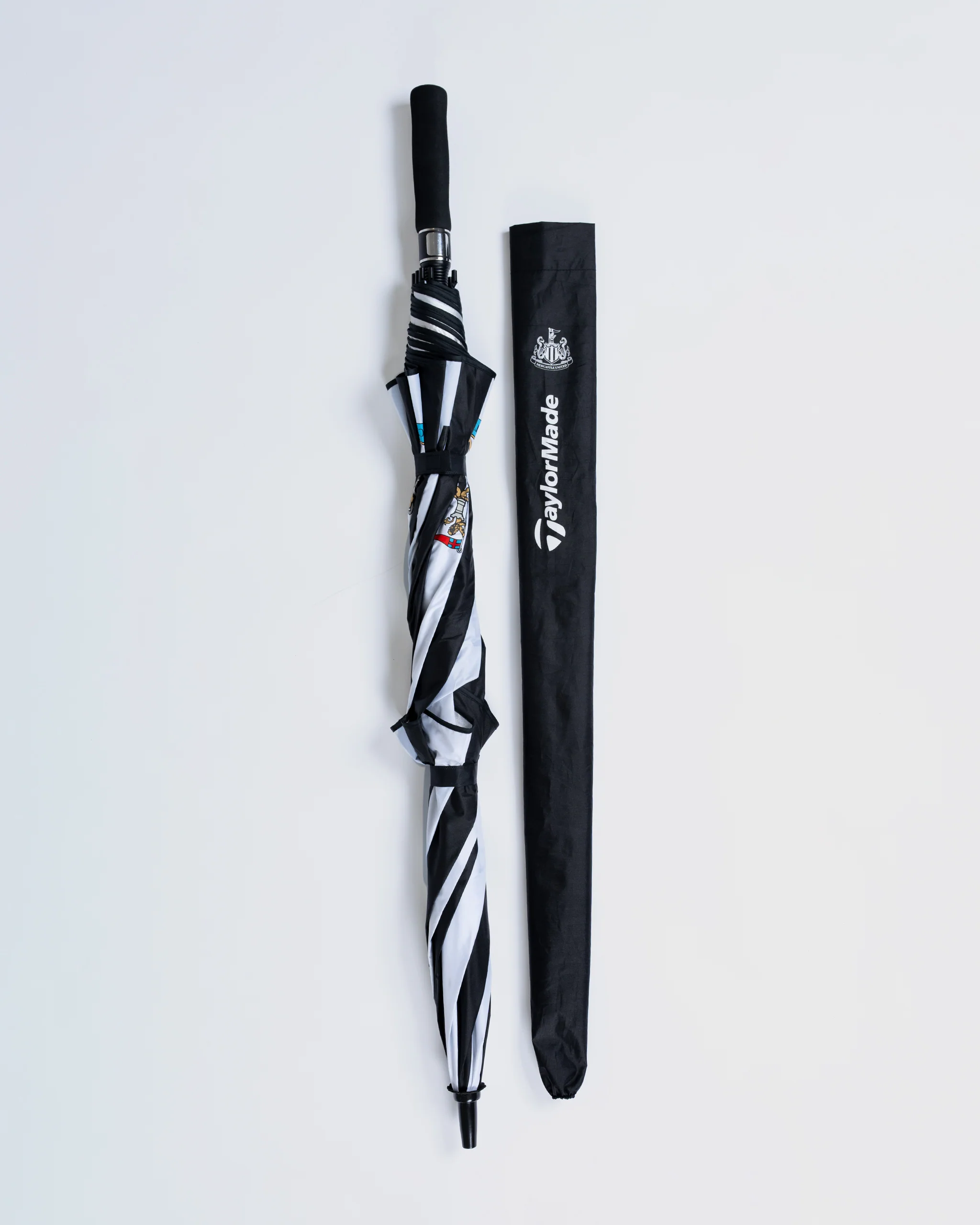 Newcastle United TaylorMade Golf Umbrella - Image 2