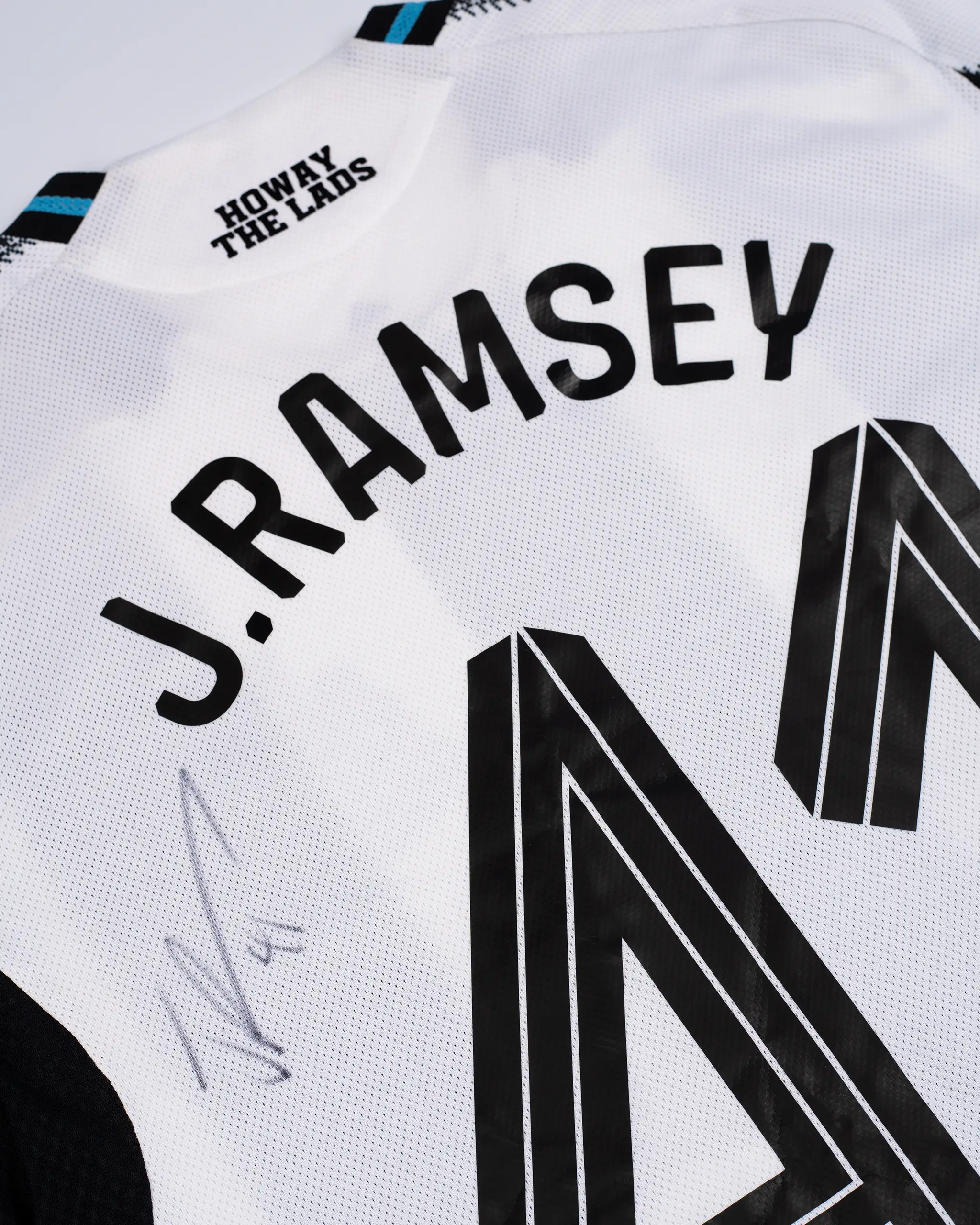Newcastle United J. RAMSEY 25/26 Boxed Signed Home Shirt - Image 5
