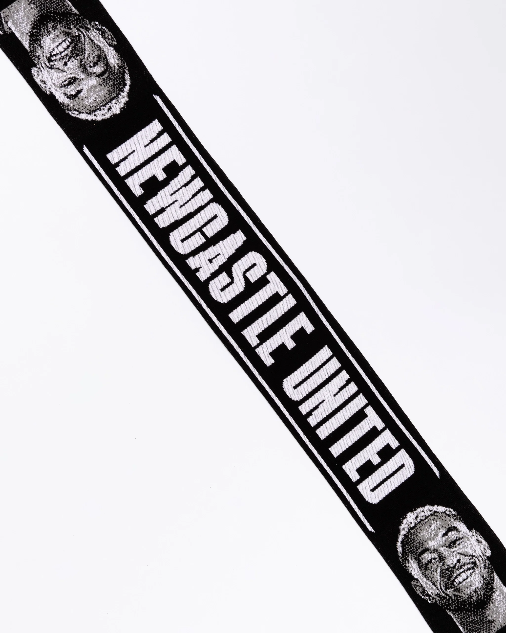 Newcastle United JOELINTON Player Scarf - Image 3