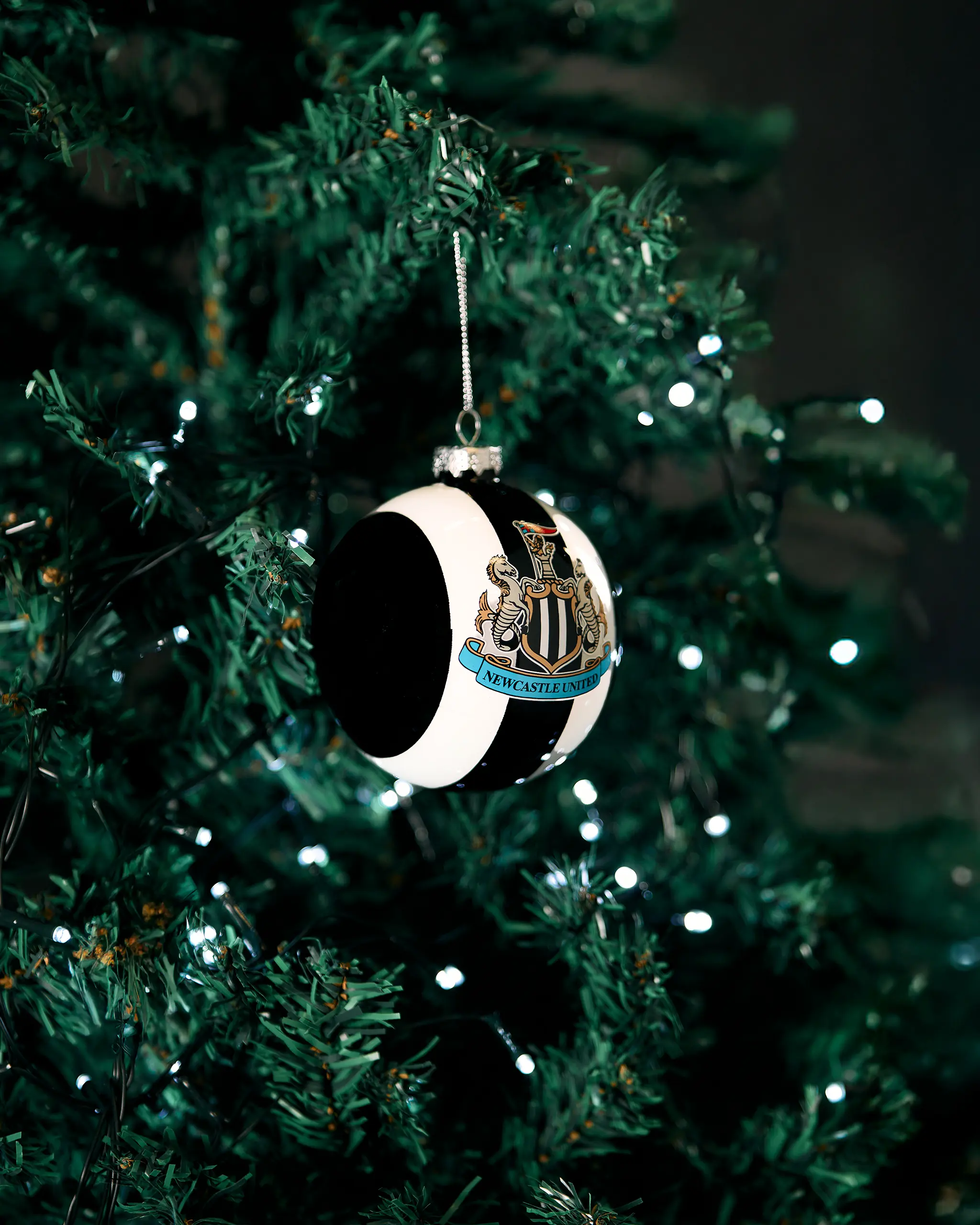 Newcastle United Large Glass Christmas Bauble - Image 4