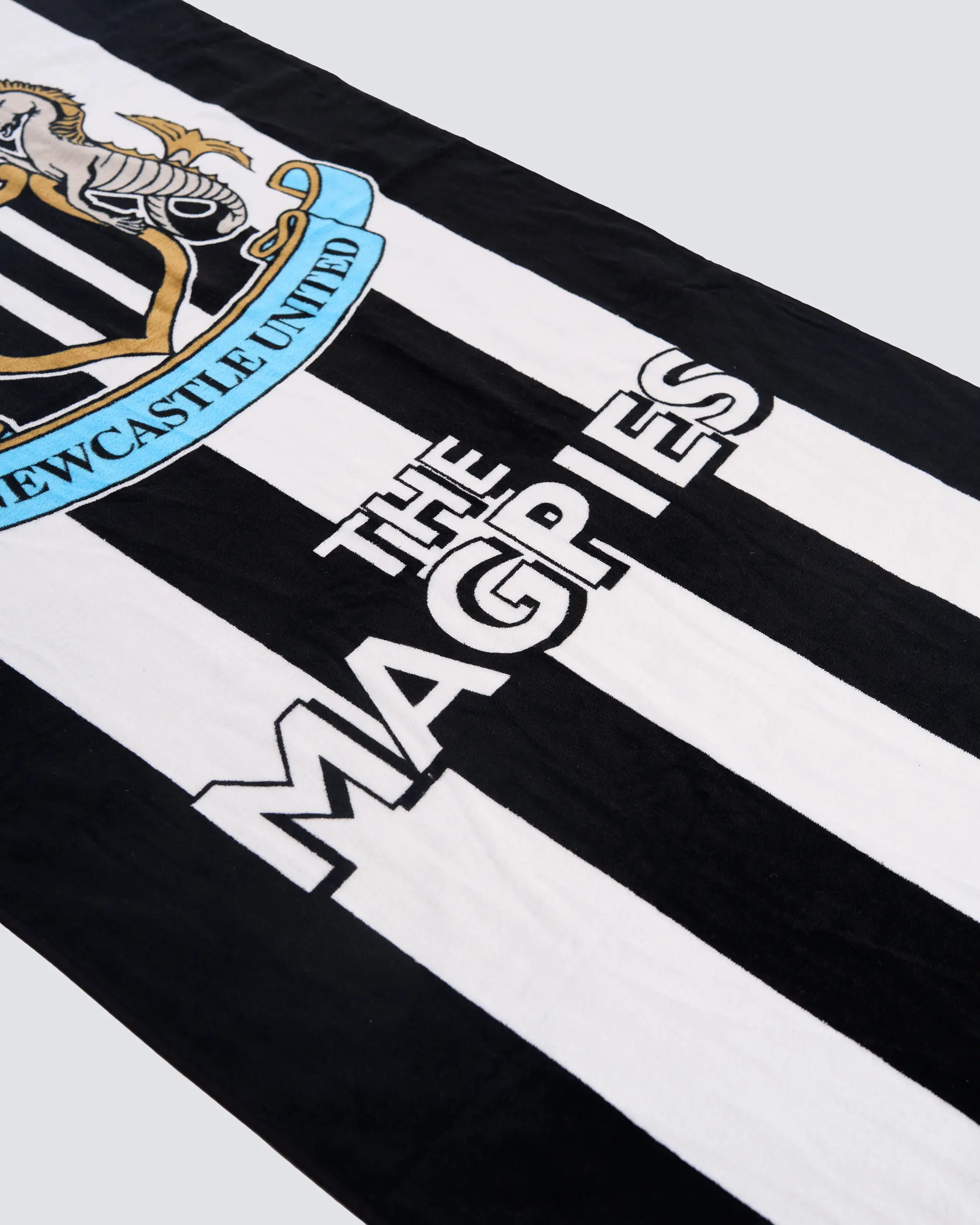 Newcastle United Magpies Beach Towel - Image 4