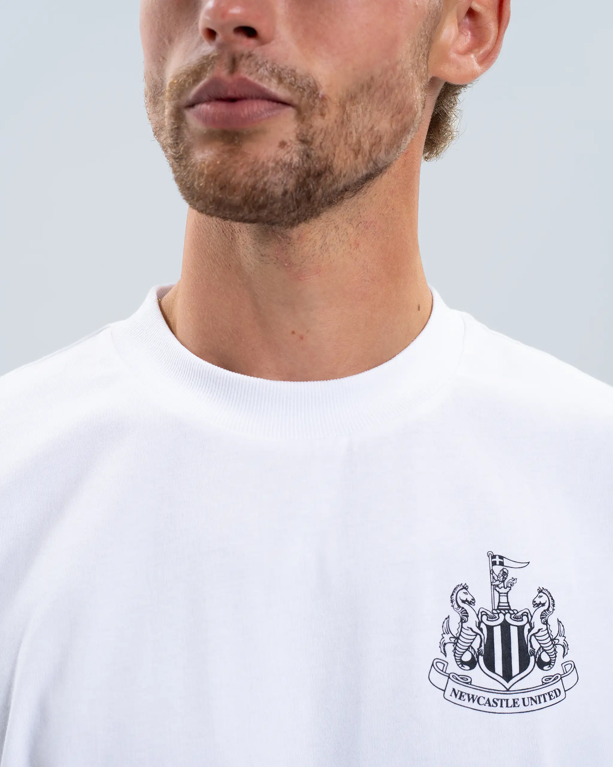 Newcastle United Men's Black and White Cuffed Pyjama Set - Image 6