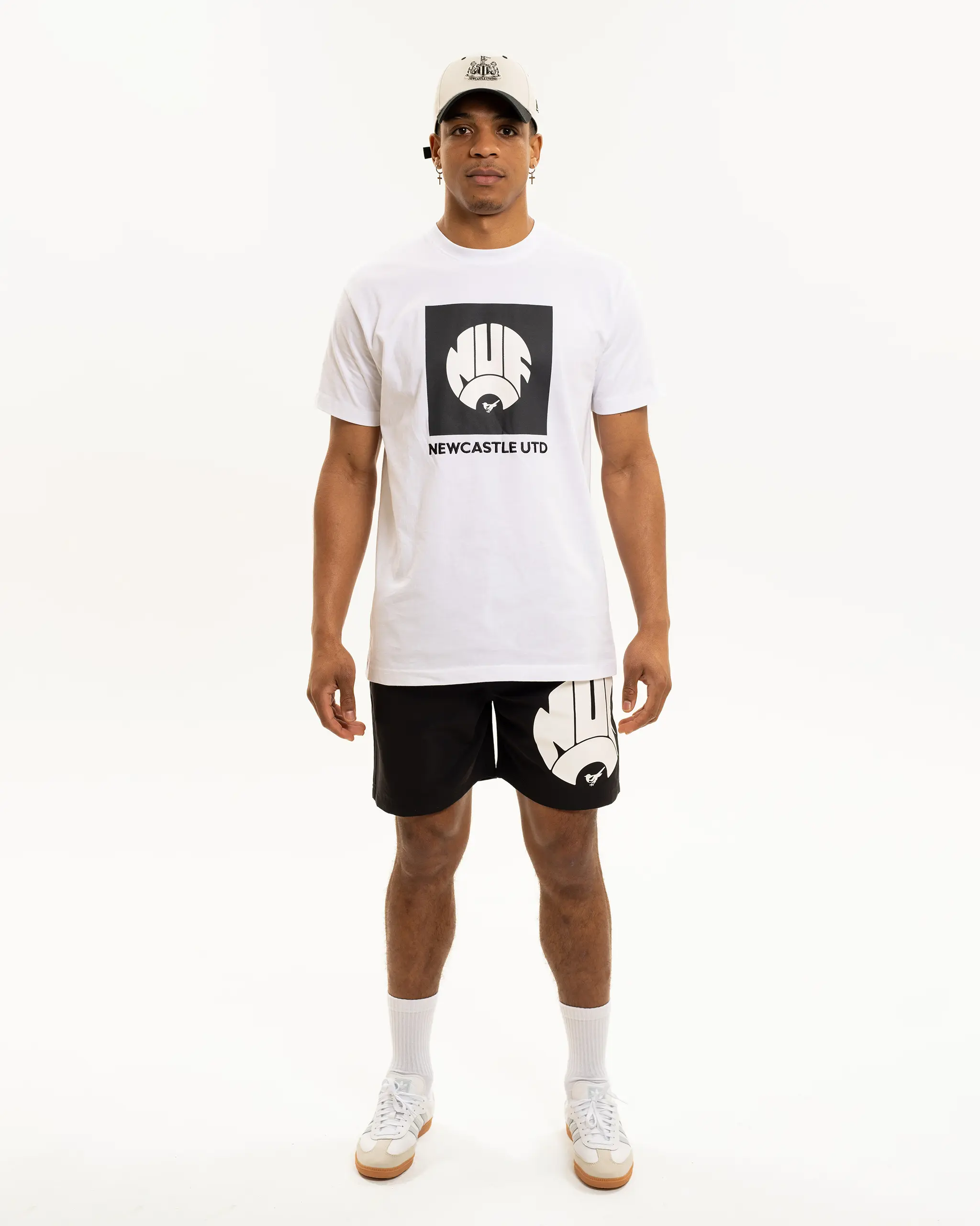 Newcastle United Men's Black Retro Crest T-Shirt