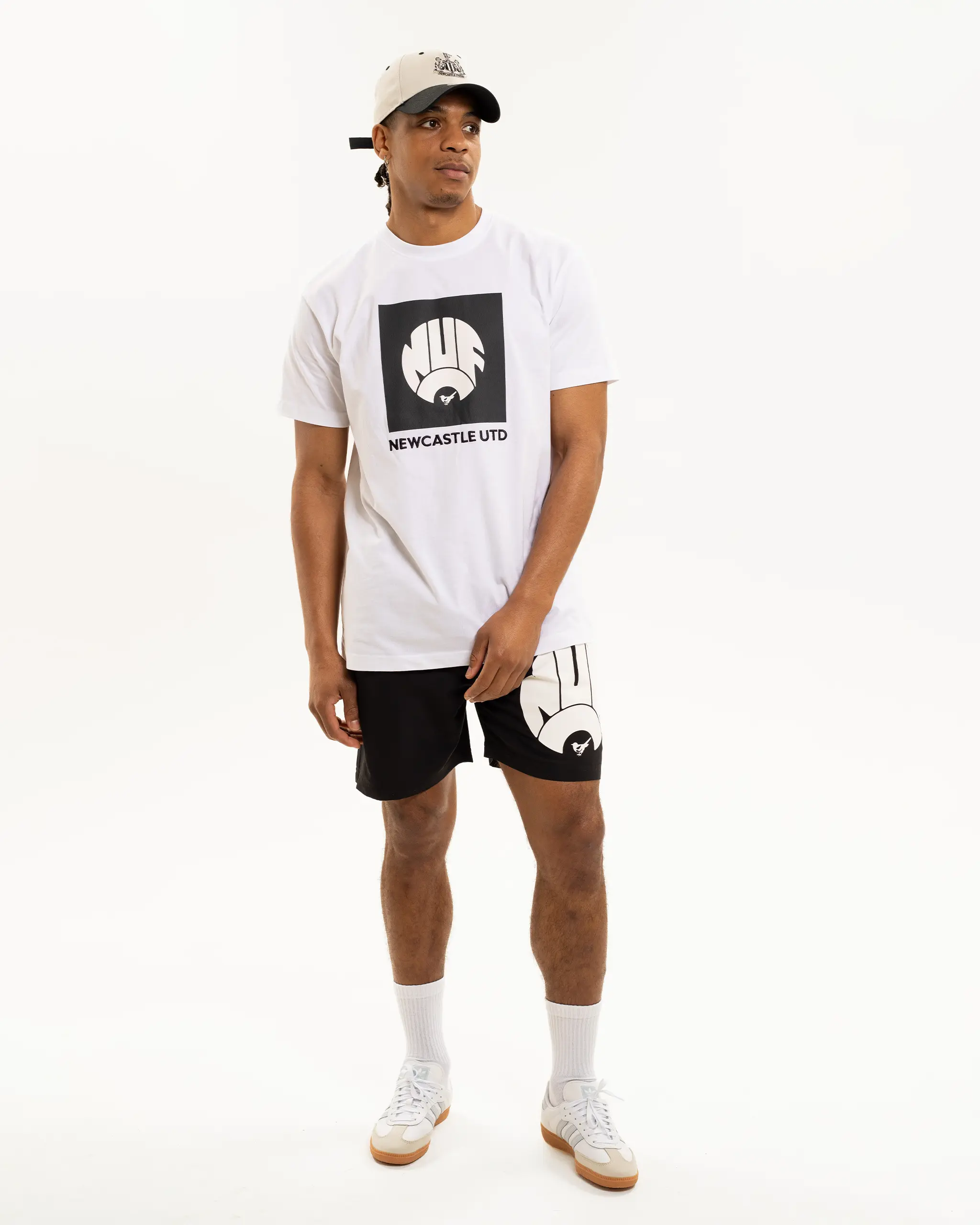 Newcastle United Men's Black Retro Crest T-Shirt - Image 2