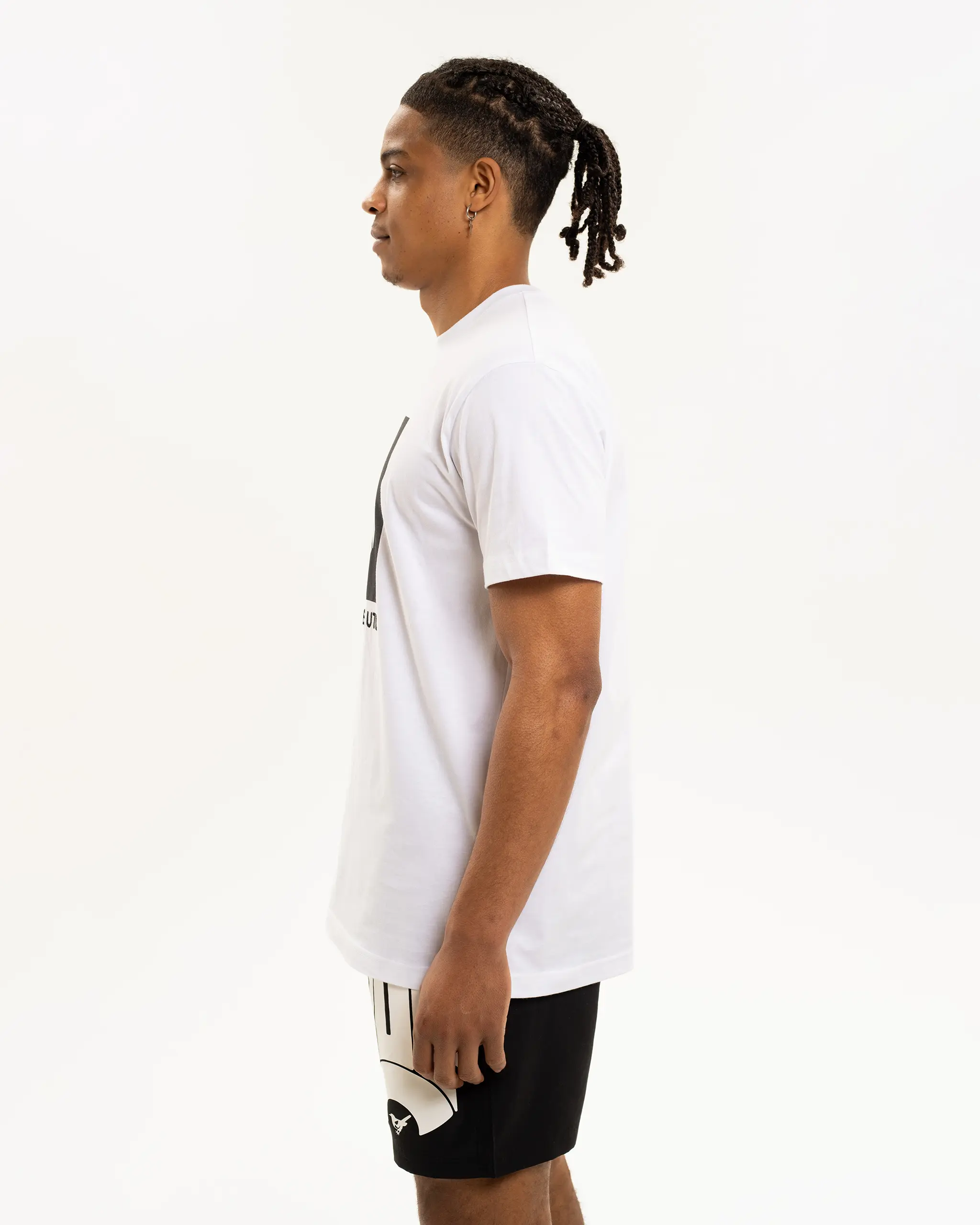 Newcastle United Men's Black Retro Crest T-Shirt - Image 7