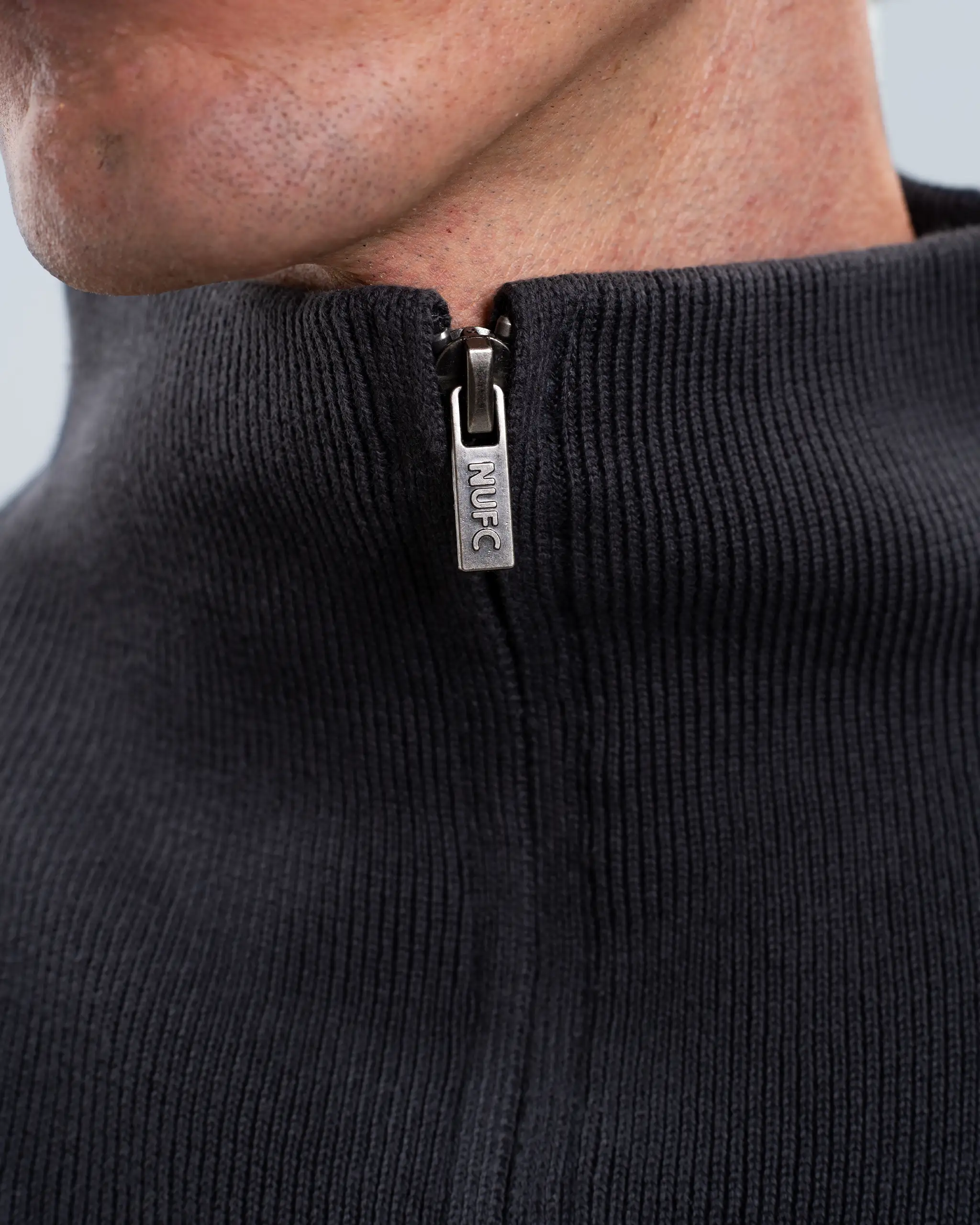 Newcastle United Men's Charcoal Chunky Knit 1/4 Zip Top - Image 3