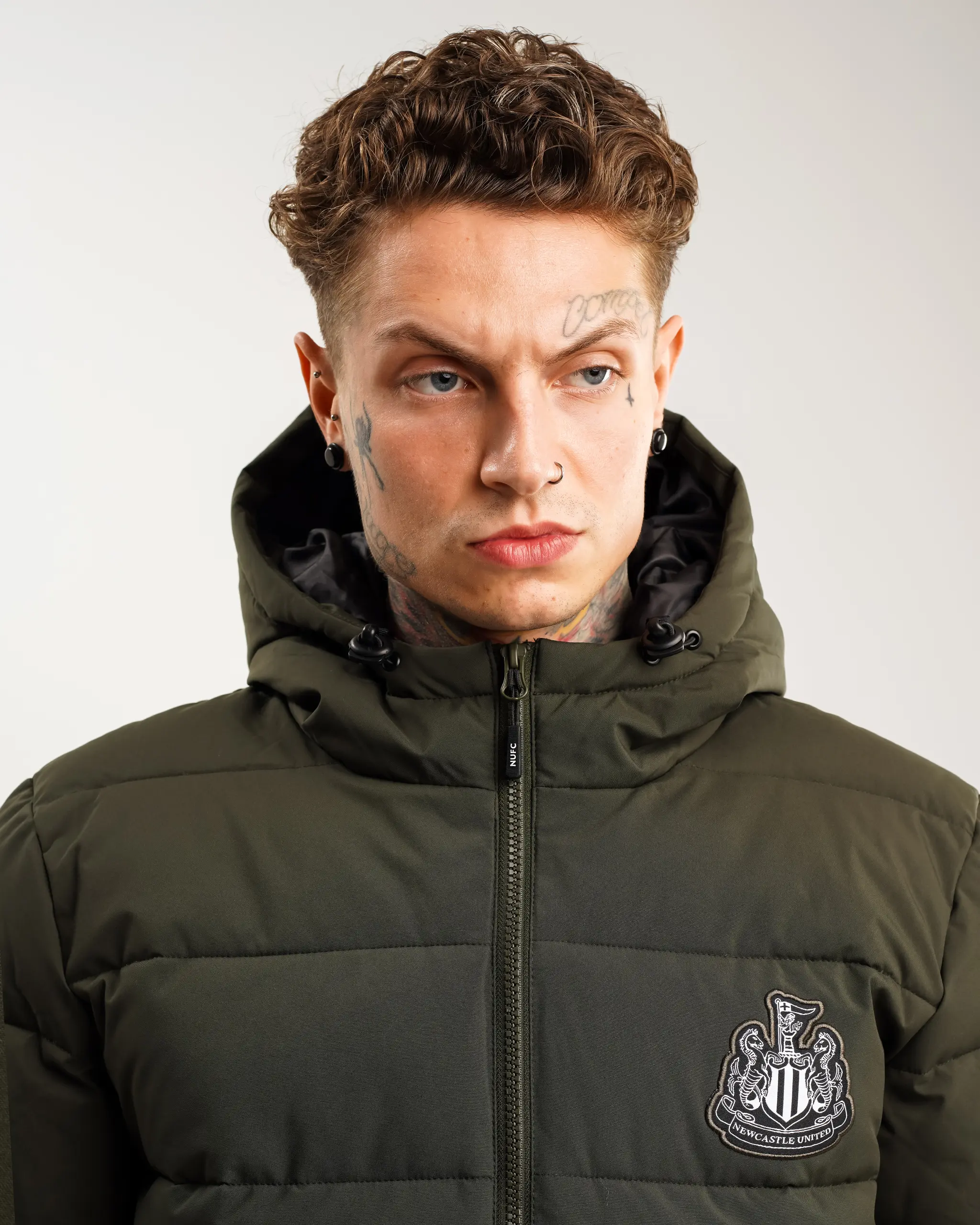 Newcastle United Men's Khaki Short Puffer Jacket - Image 3