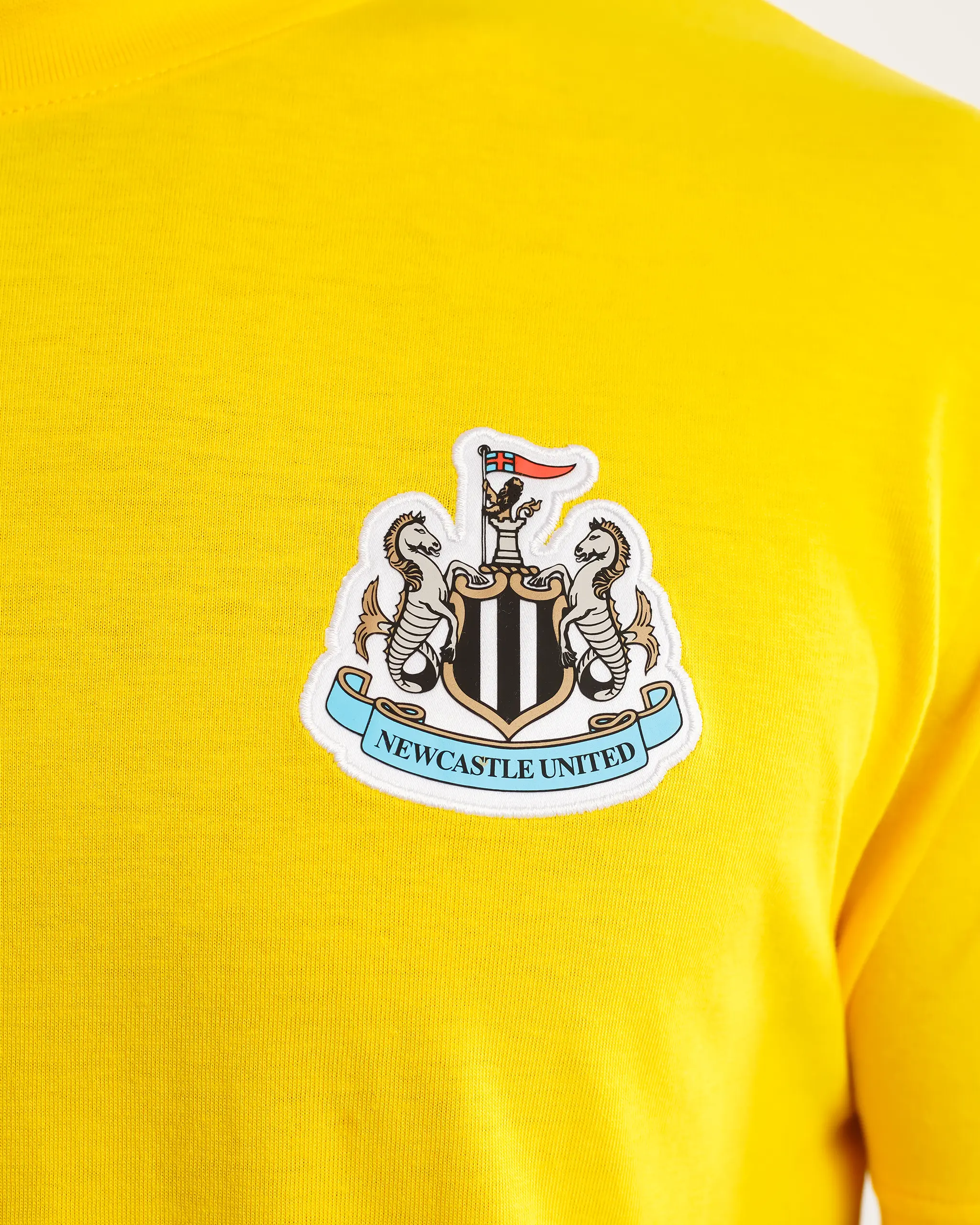 Newcastle United Men's Yellow Terrace Crest T-Shirt - Image 3