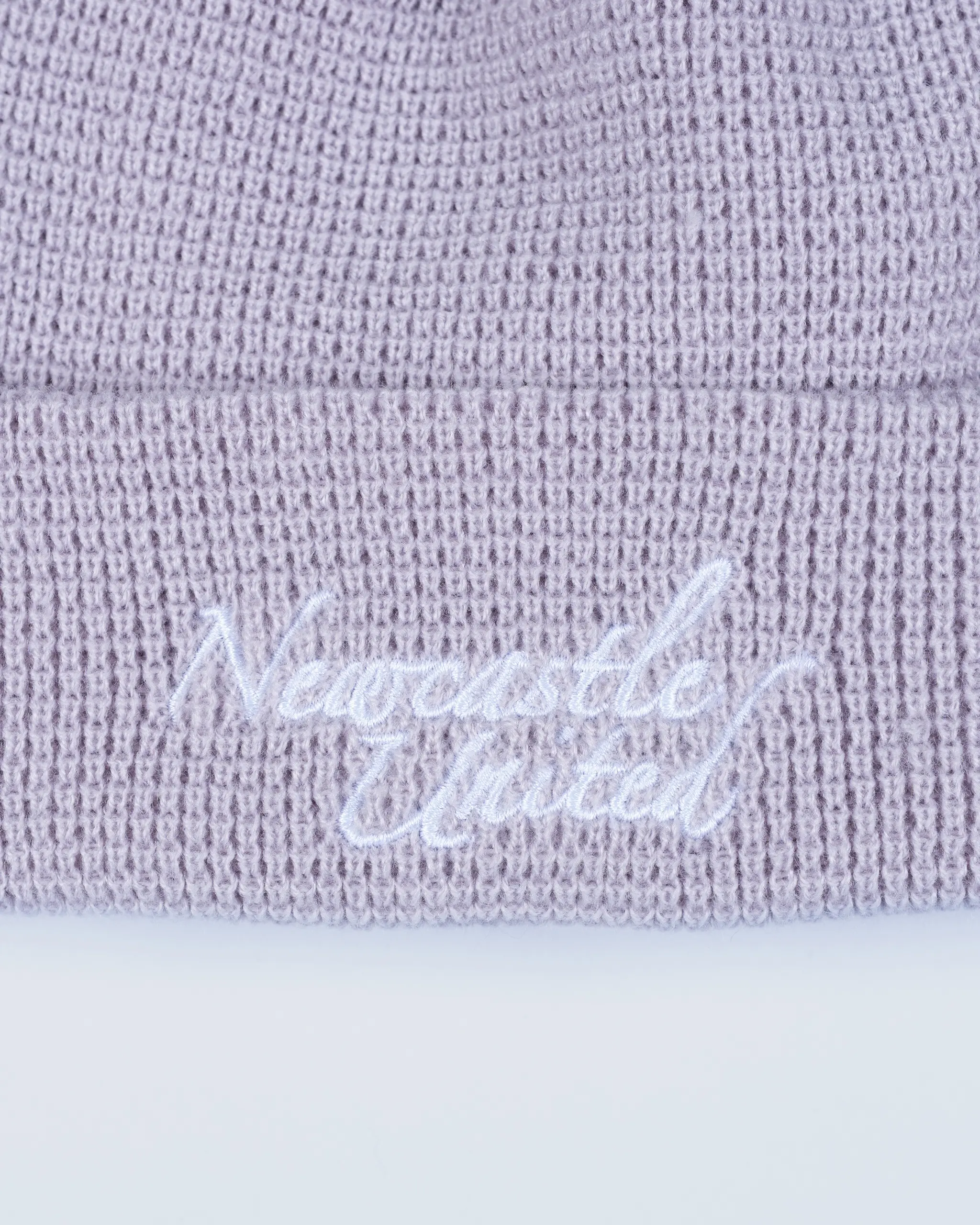 Newcastle United New Era Autumn 2025 Lilac Beanie - Image 2