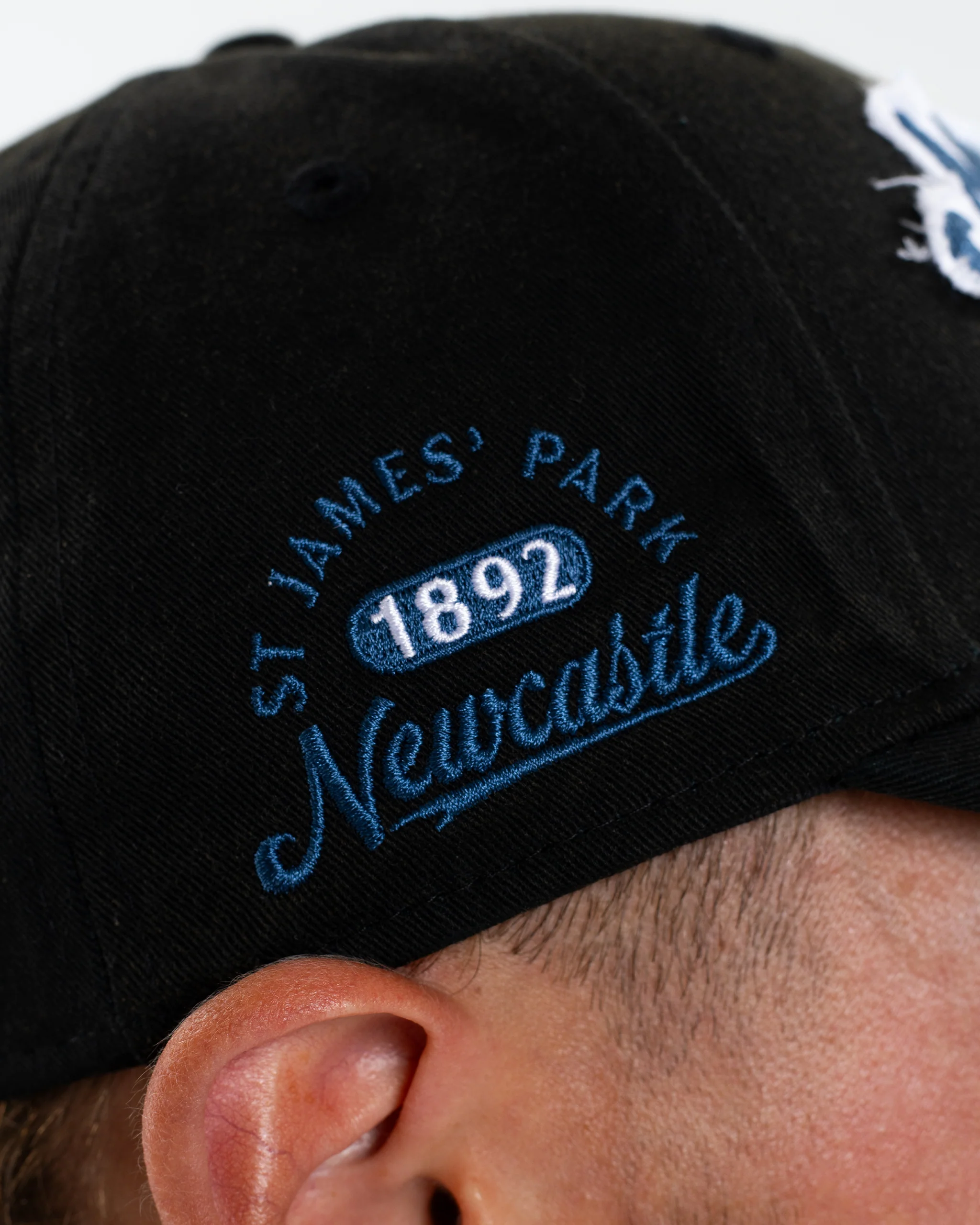 Newcastle United New Era Black Distressed 9FORTY Adjustable Cap - Image 6