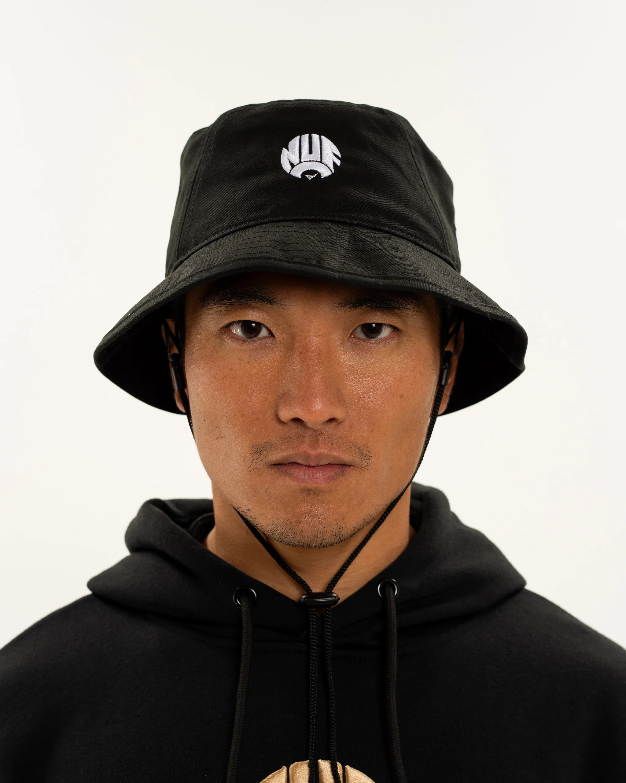 Newcastle United New Era Retro Crest Black Drawstring Bucket Hat - Image 2