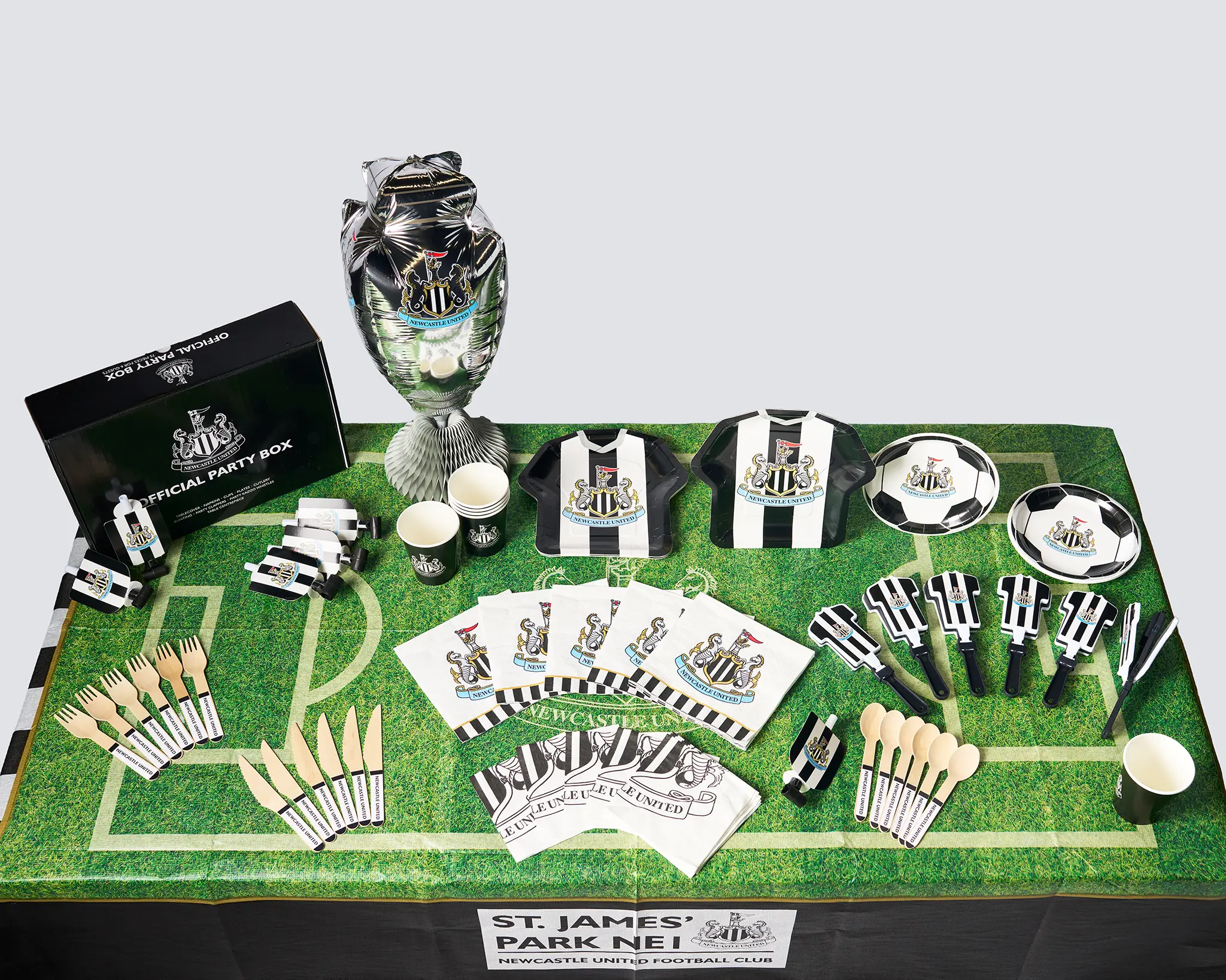 Newcastle United Kids' 75pc Party Box - Image 3