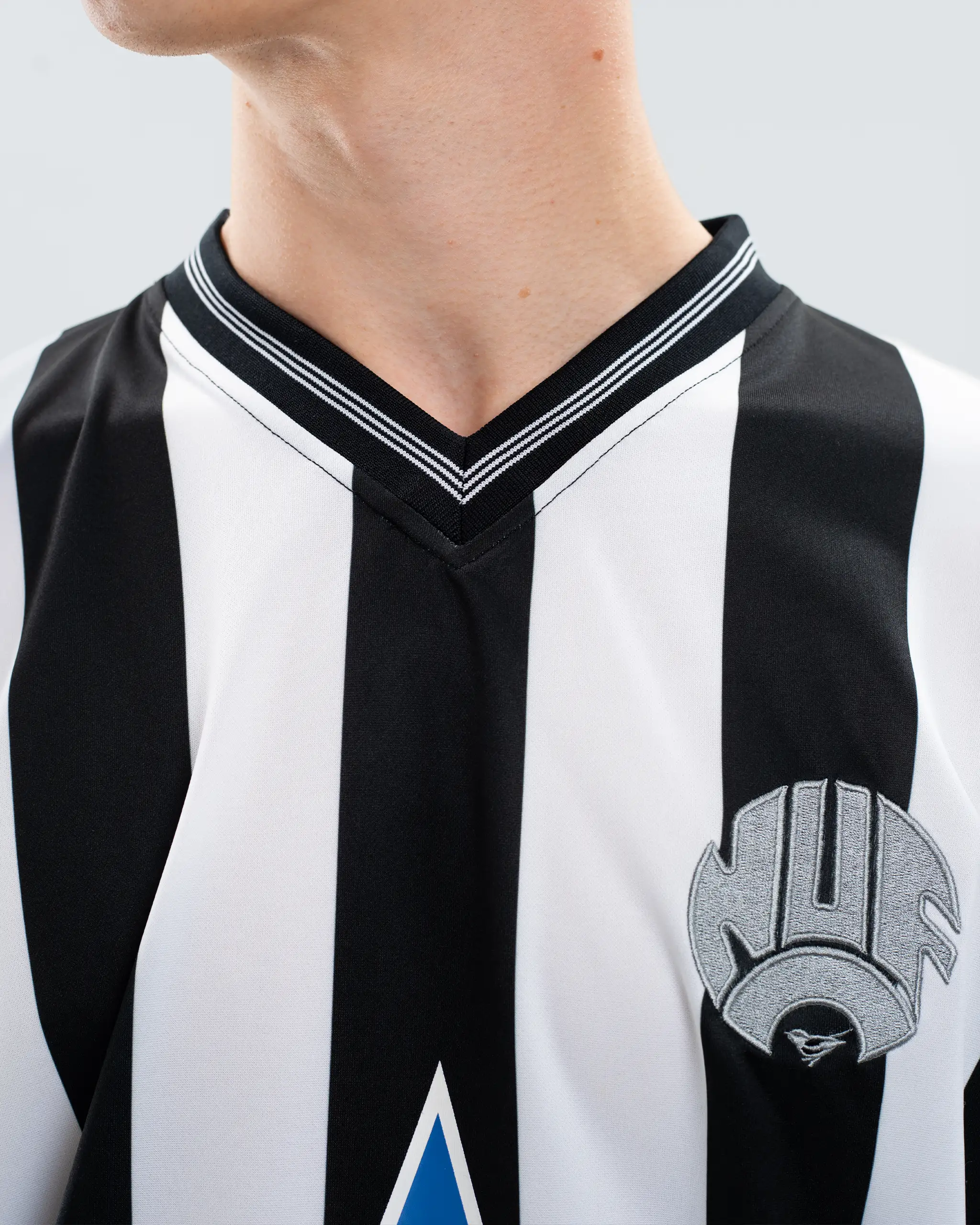 Newcastle United Retro 1984 Home Shirt - Image 3