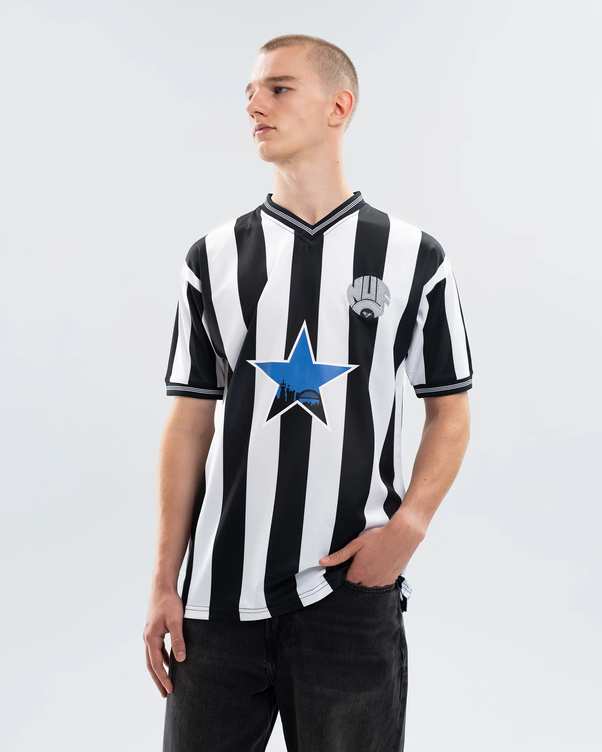 Newcastle United Retro 1984 Home Shirt - Image 5