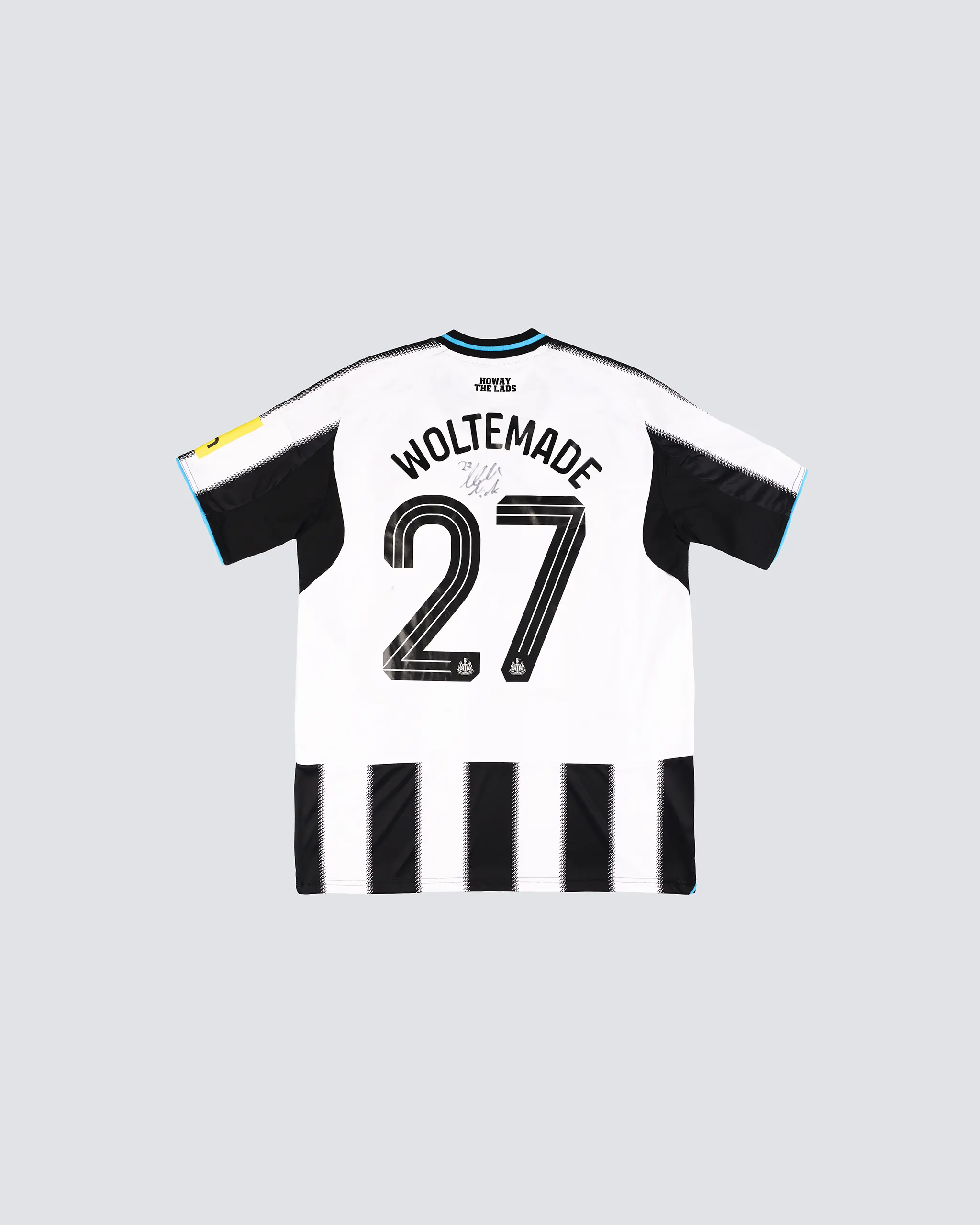 Newcastle United WOLTEMADE 25/26 Boxed Home Signed Shirt - Image 2