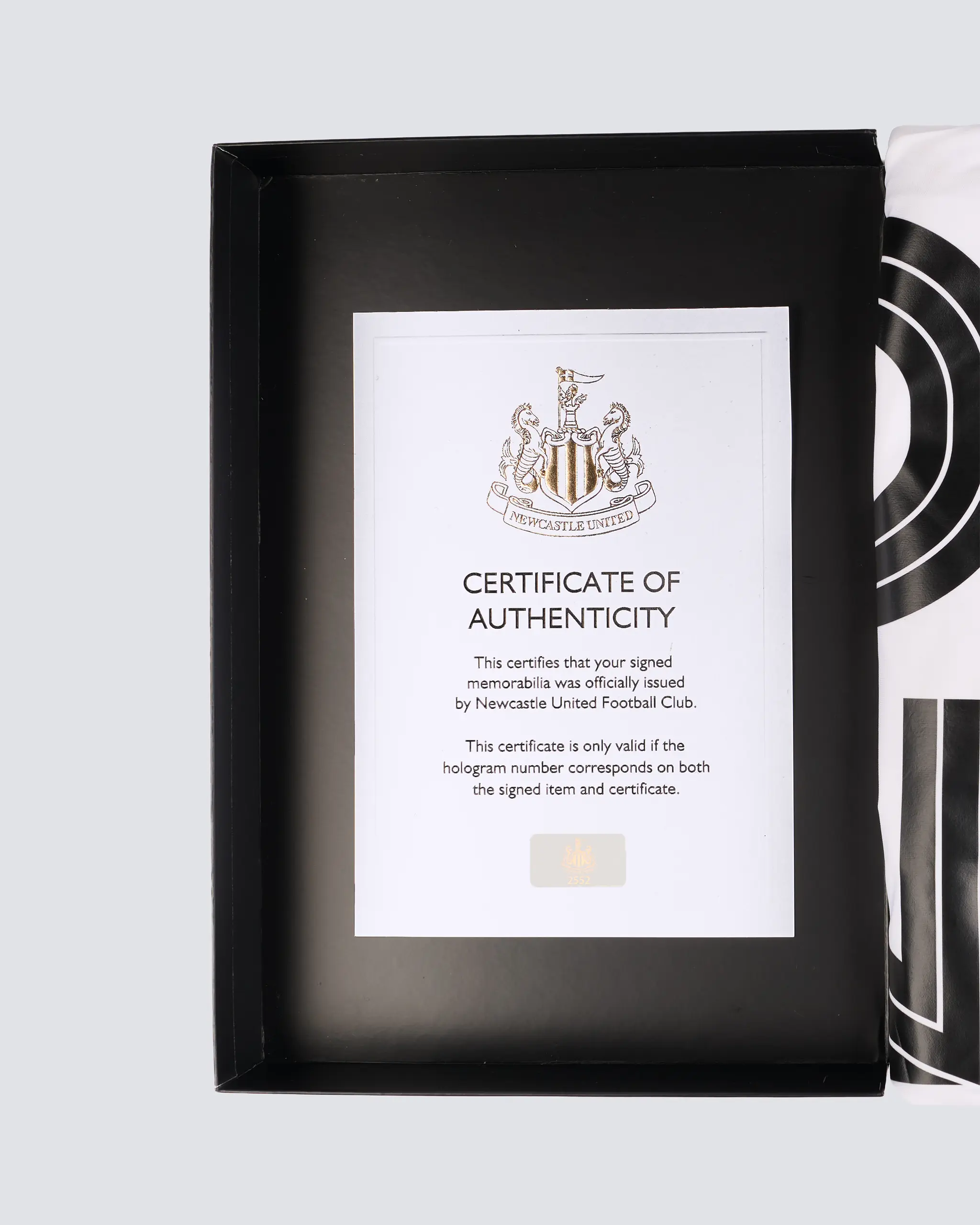 Newcastle United WOLTEMADE 25/26 Boxed Home Signed Shirt - Image 3