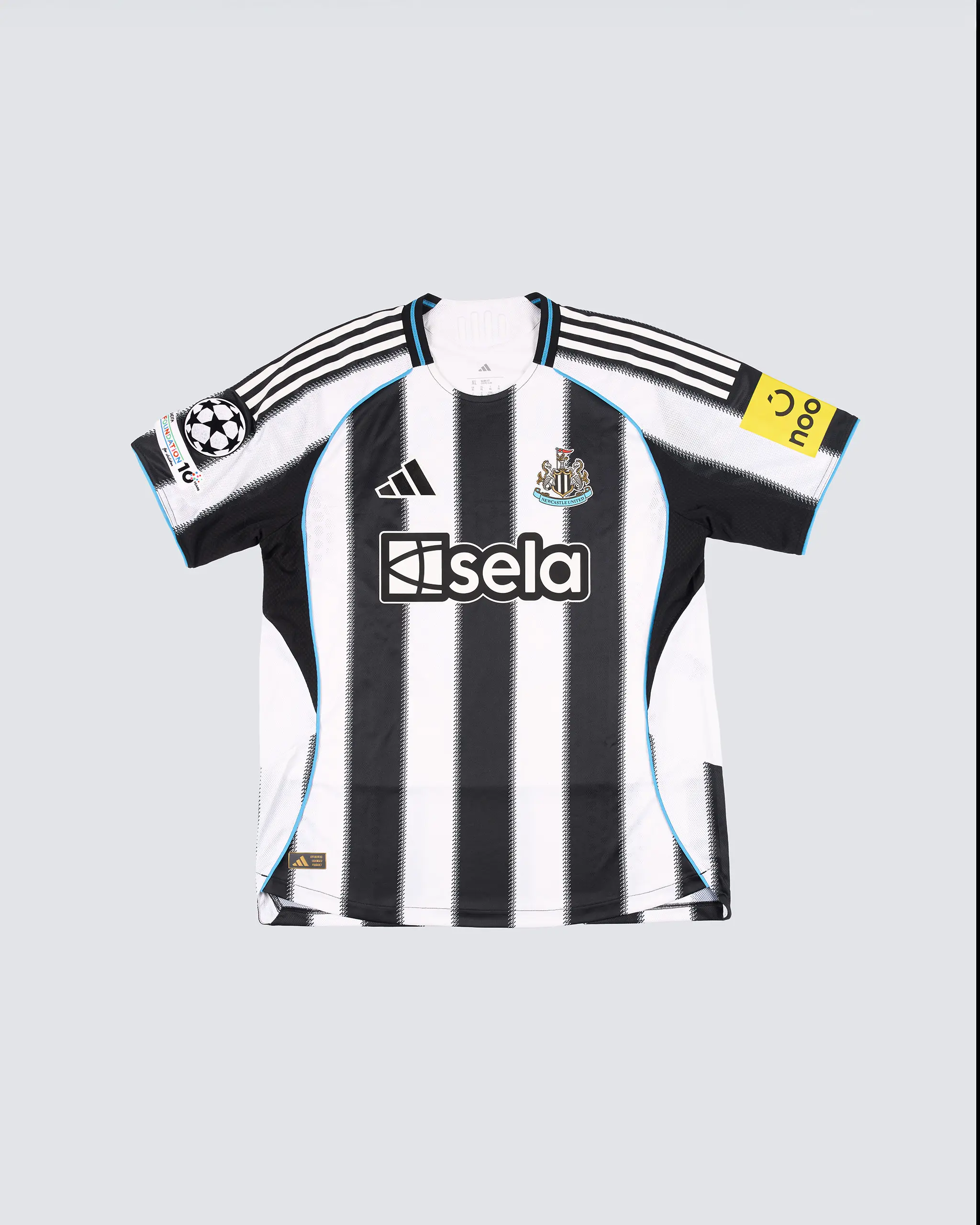 Newcastle United WOLTEMADE 25/26 Boxed Signed Home Shirt - Image 5