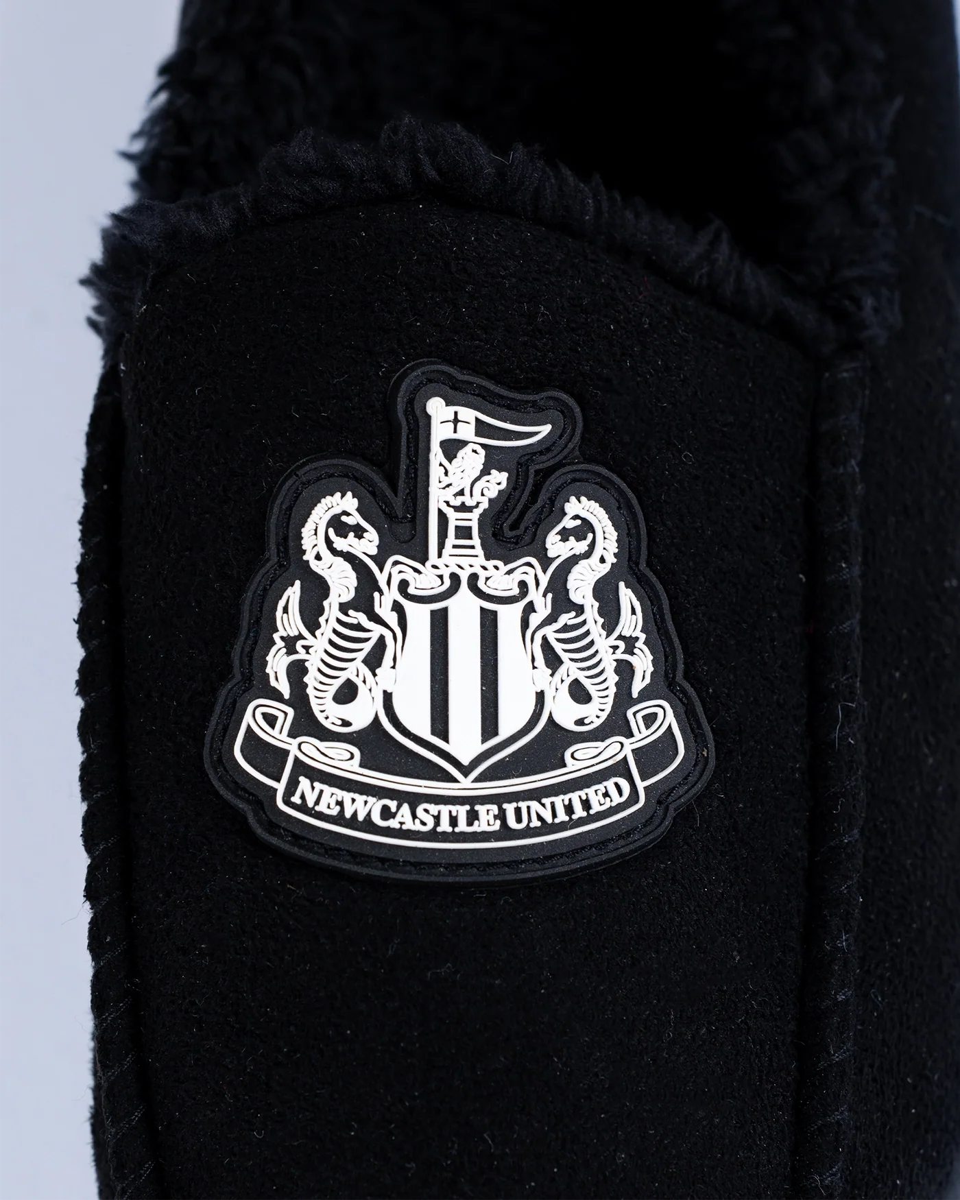 Newcastle United Youth's Black Fleece Lined Slippers - Image 2